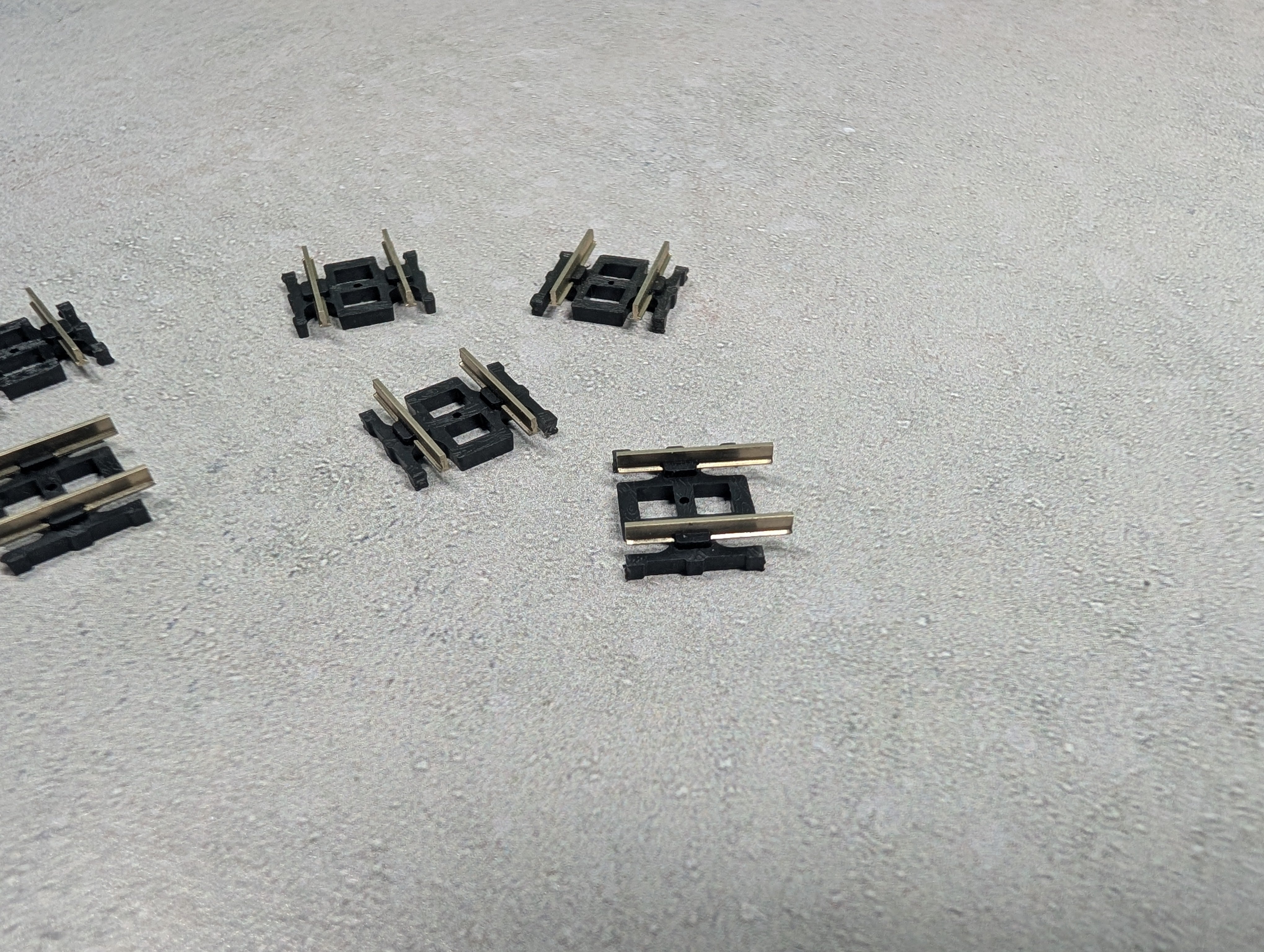 USED Atlas N Scale 5/8" Straight Track - Code 80 (6 pcs)