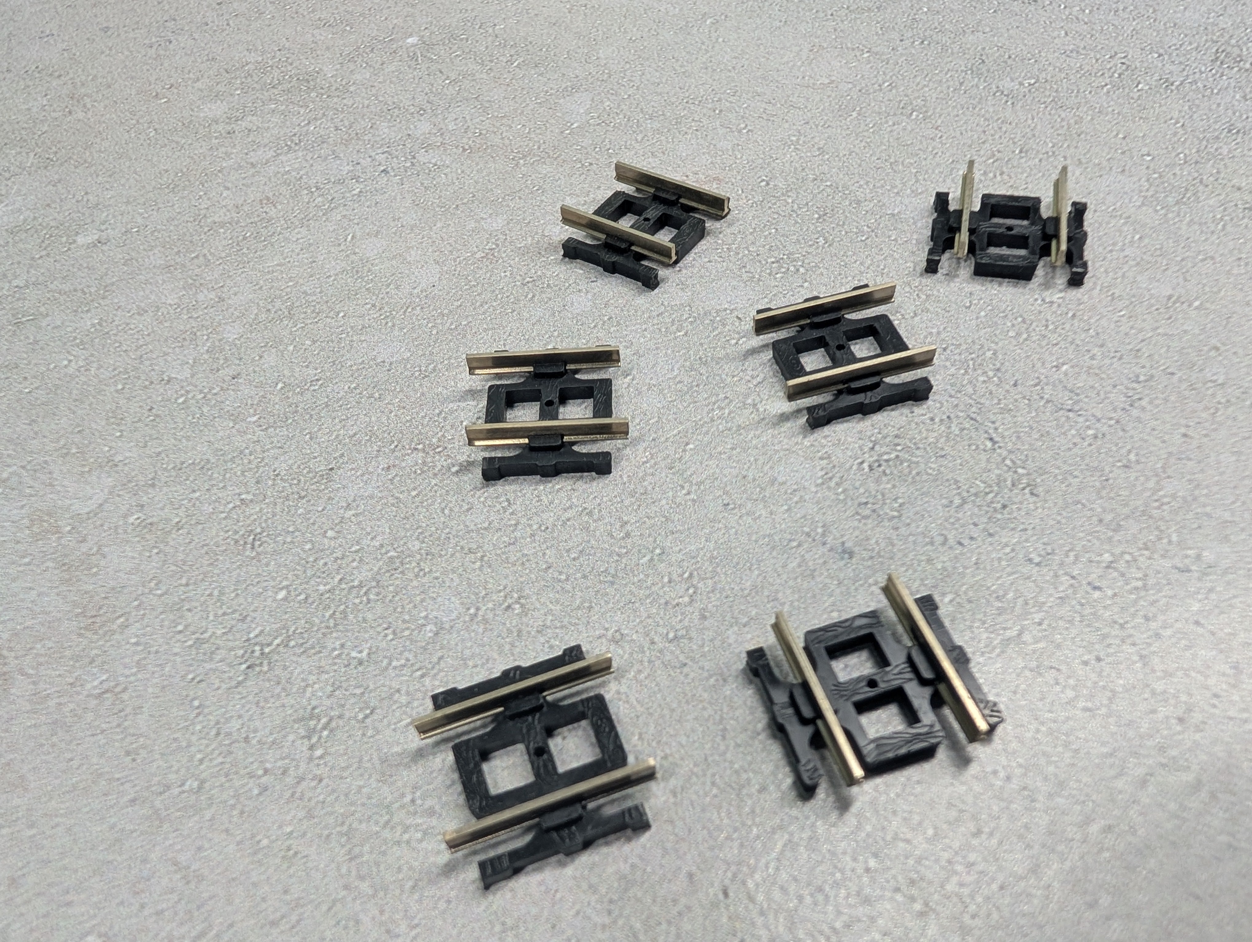 USED Atlas N Scale 5/8" Straight Track - Code 80 (6 pcs)