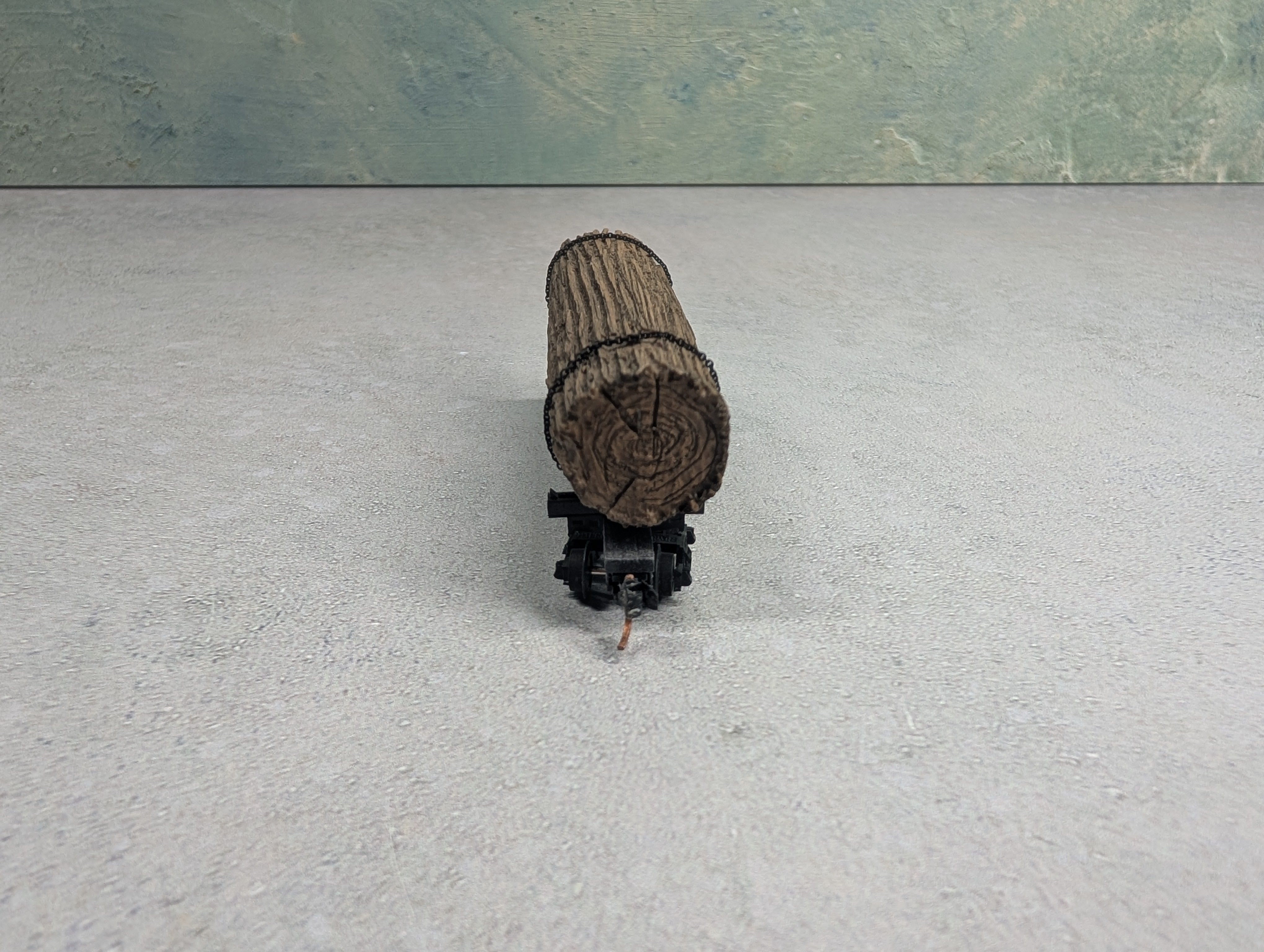 USED Micro-Trains N Scale Skeleton Log Car Knuckle Couplers