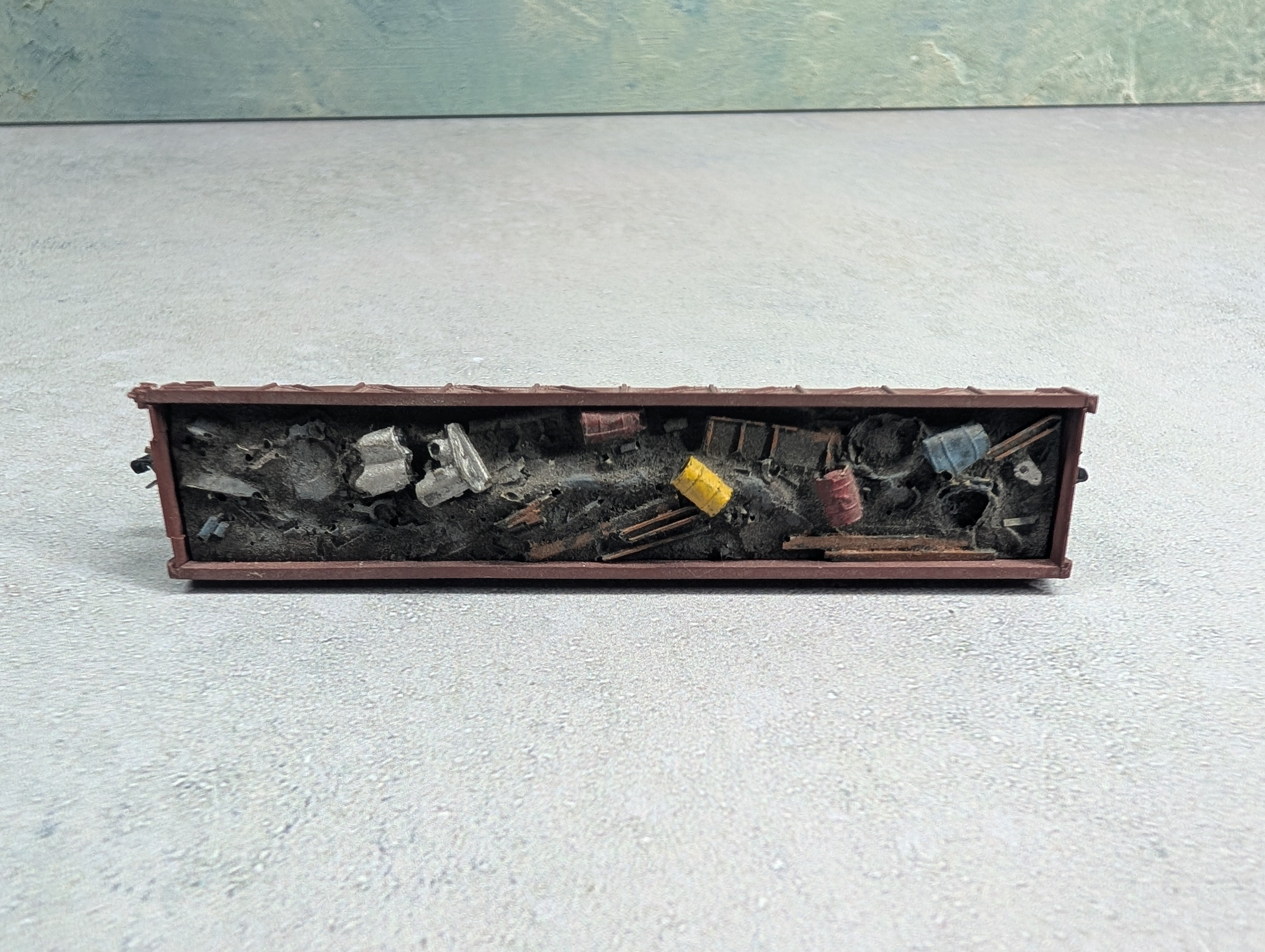 USED Micro-Trains N Scale Drop End Gondola w/ Scrap Load Chicago, Burlington and Quincy CB&Q #195451 Knuckle Couplers