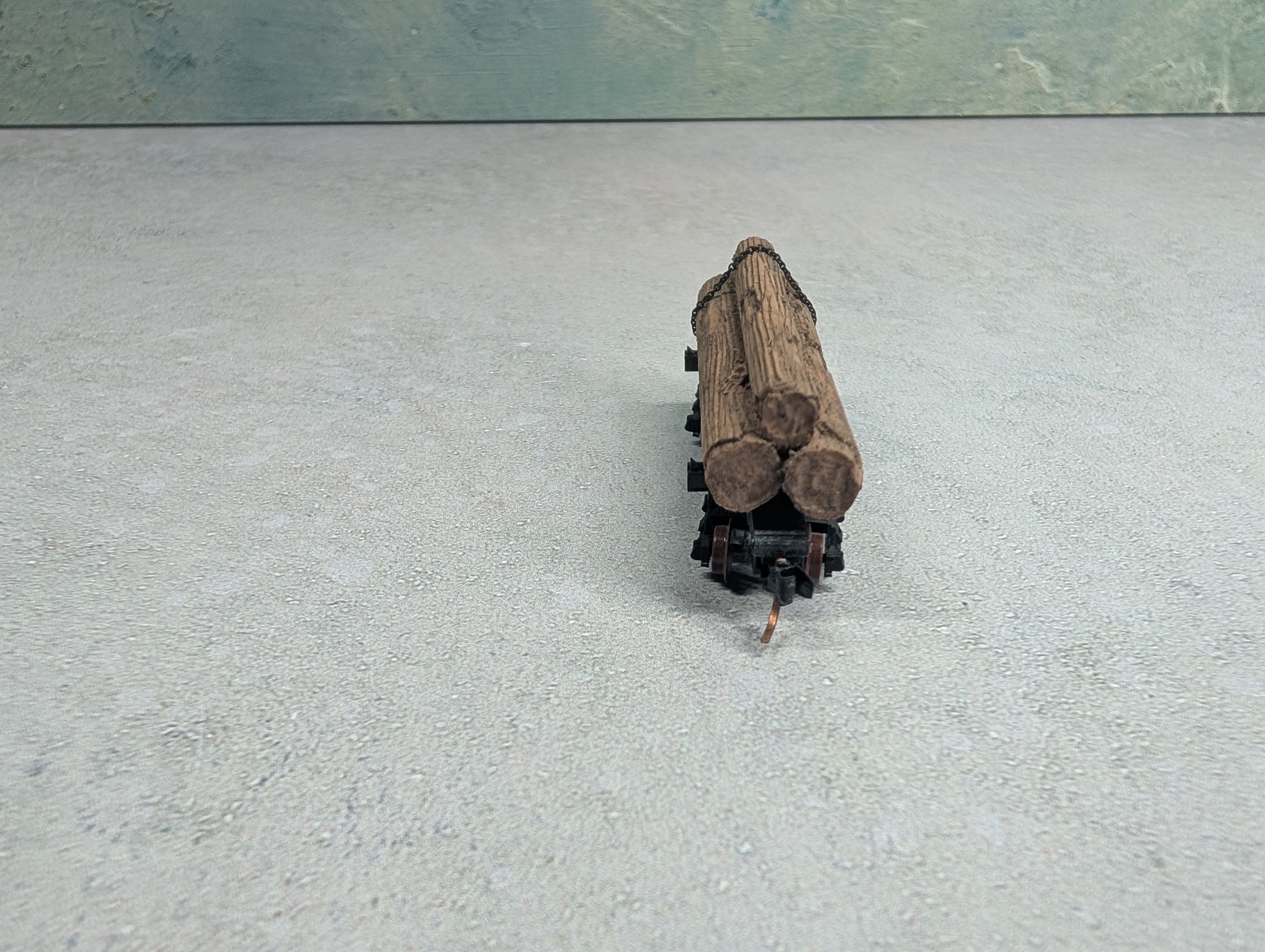 USED Micro-Trains N Scale Skeleton Log Car Knuckle Couplers