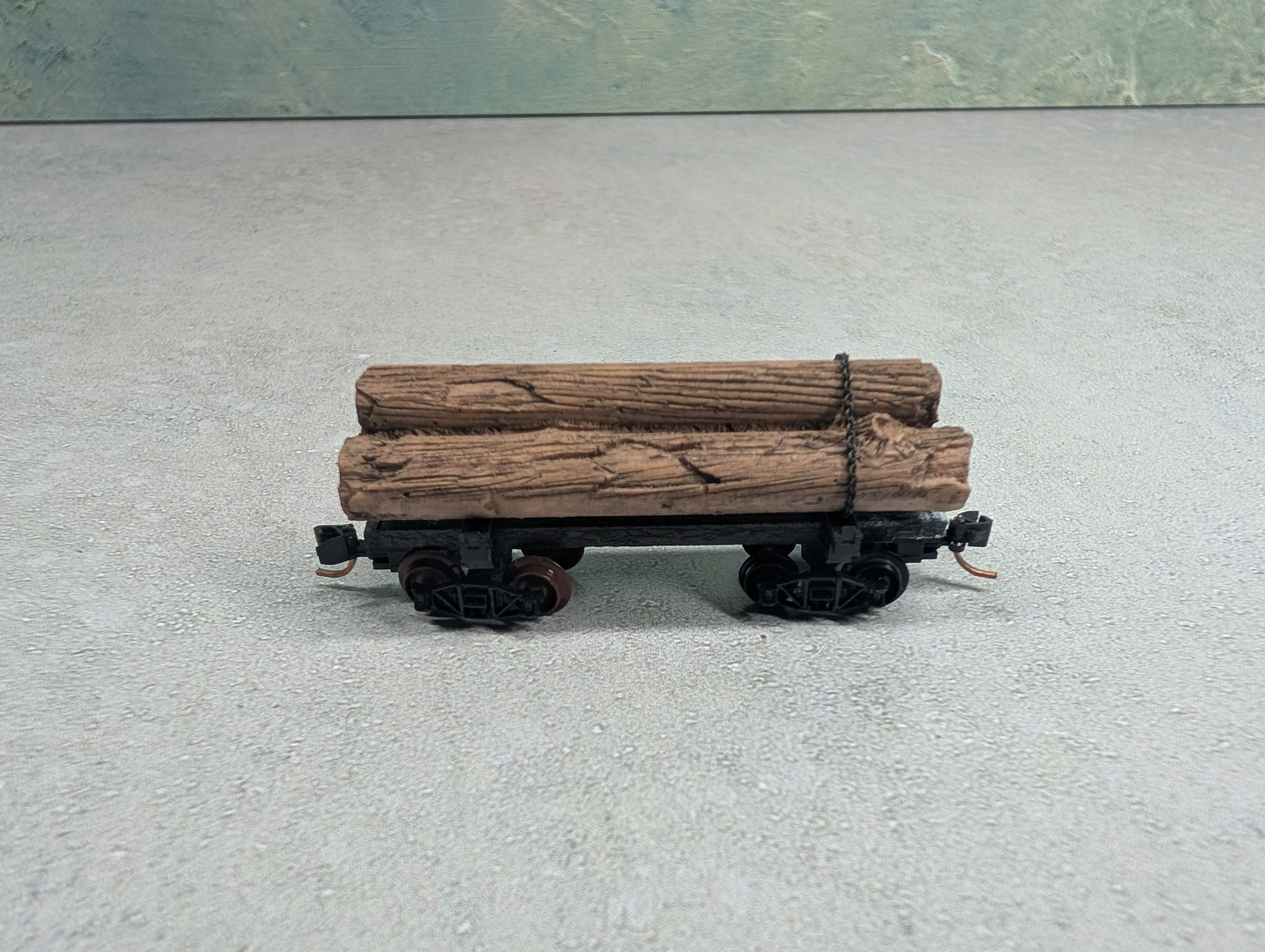 USED Micro-Trains N Scale Skeleton Log Car Knuckle Couplers