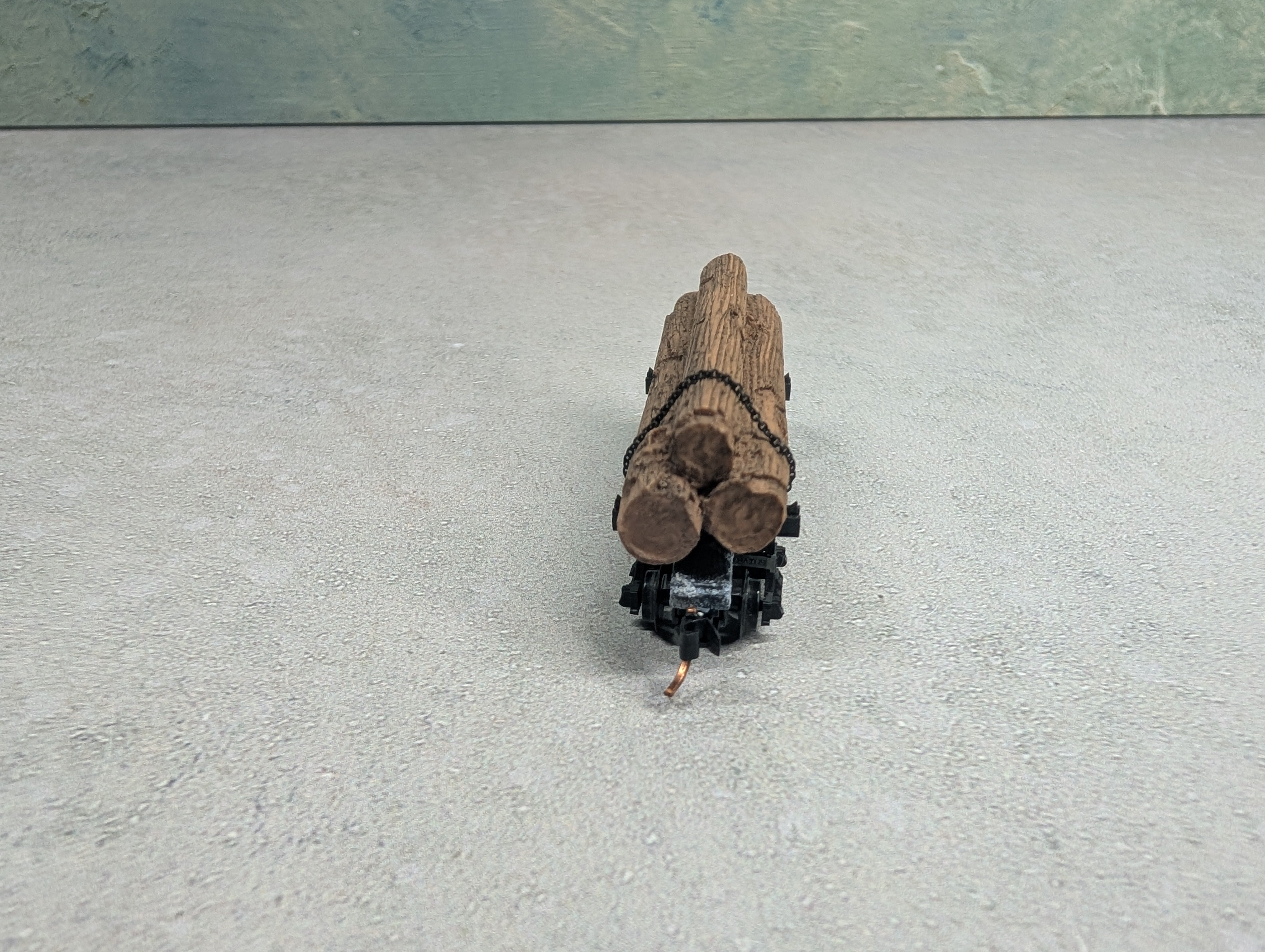 USED Micro-Trains N Scale Skeleton Log Car Knuckle Couplers