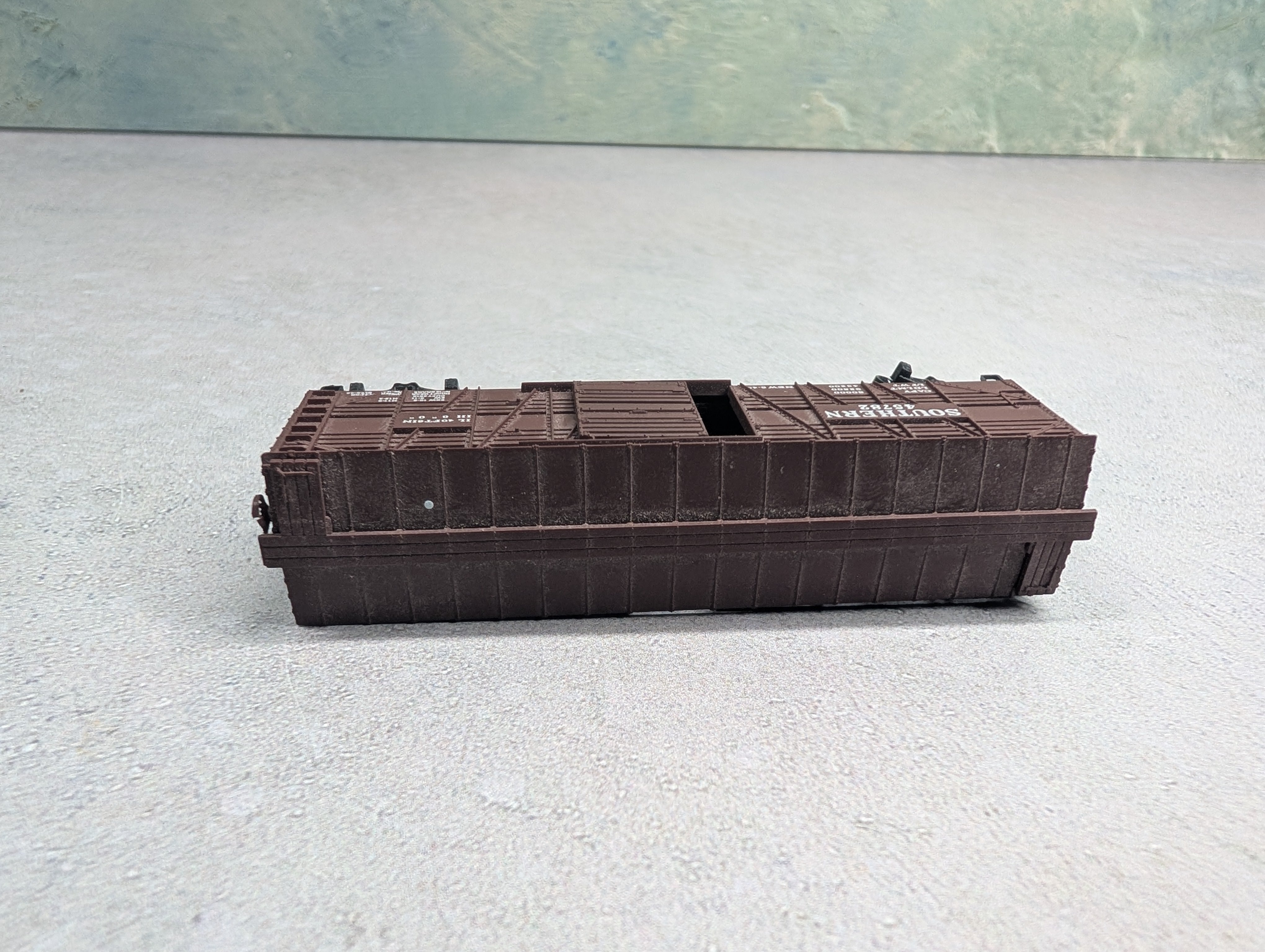 USED Kadee N Scale Cattle Stock Car Southern #45782 Knuckle Couplers