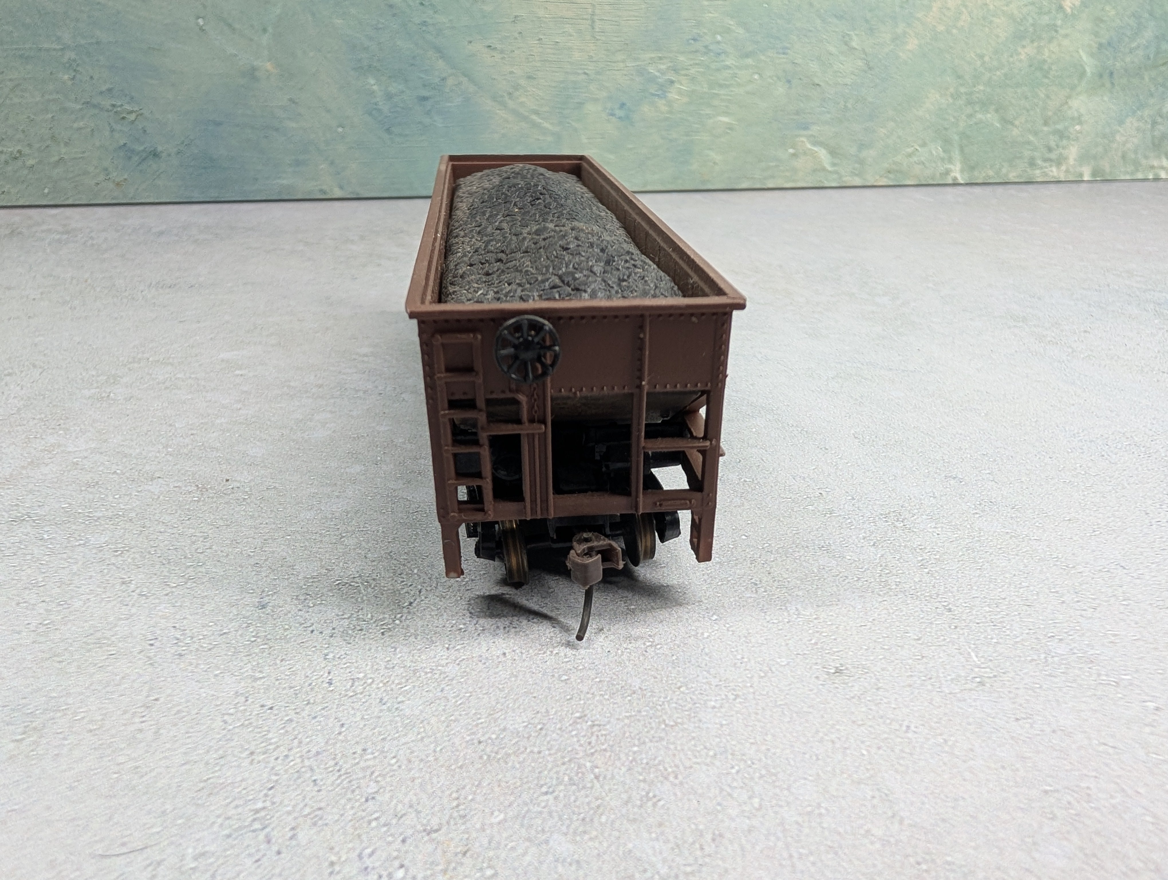 USED Bachmann HO Scale 70 Ton Quad Hopper Southern #352454 w/ Coal Load & Gearboxers