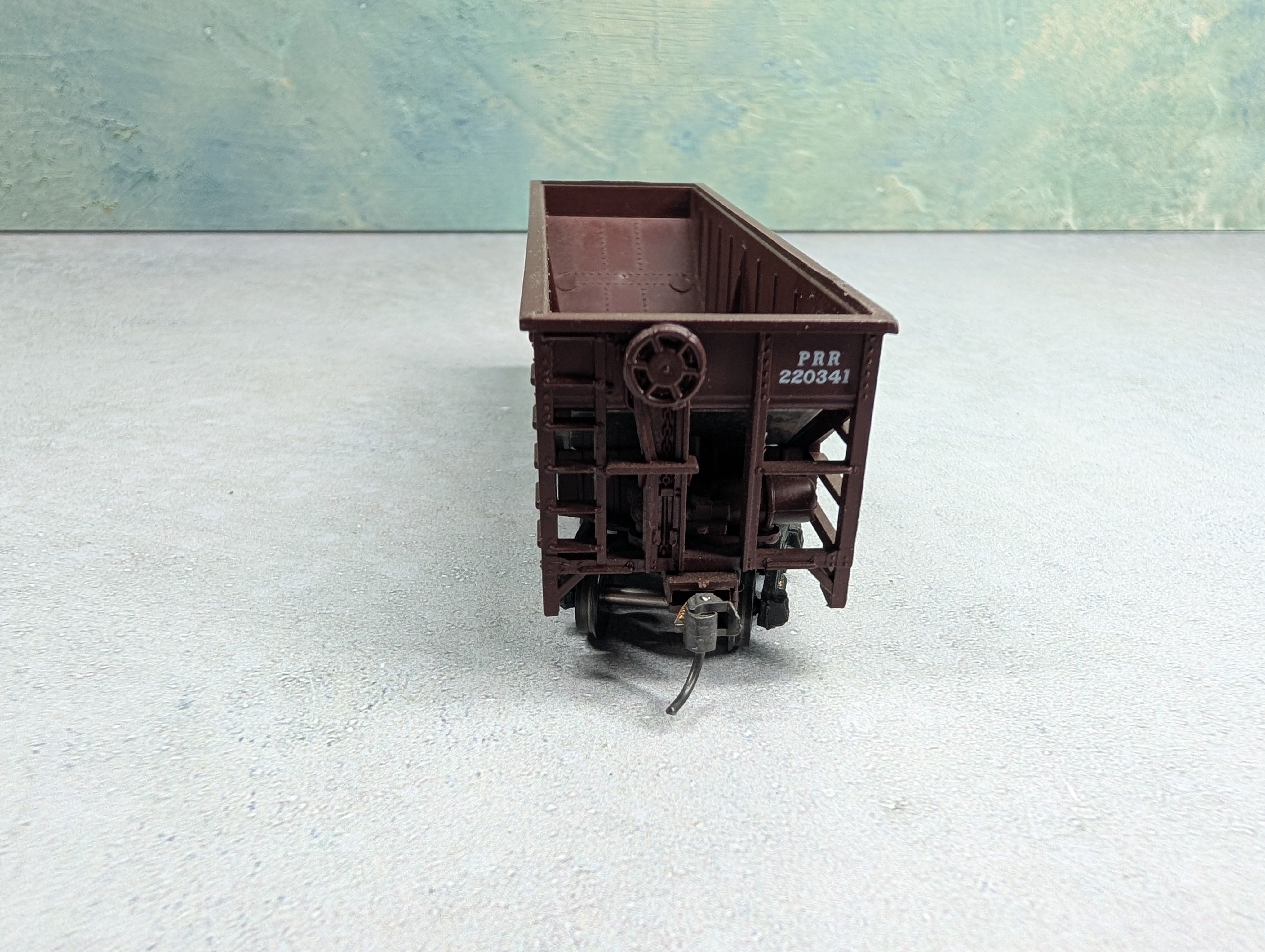 USED Walthers HO Scale 50 Ton 2 Bay Hopper Pennsylvania #220341