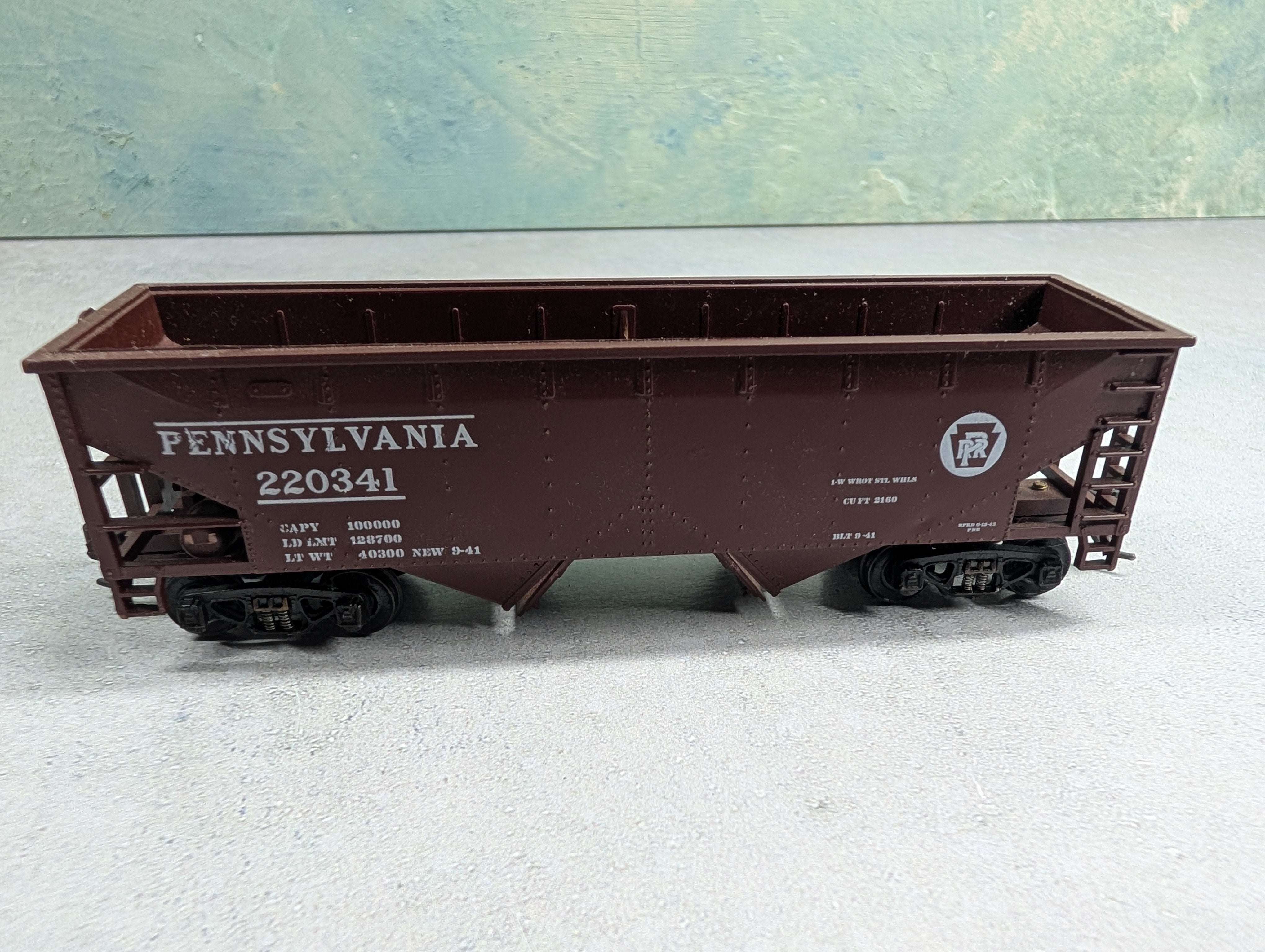 USED Walthers HO Scale 50 Ton 2 Bay Hopper Pennsylvania #220341