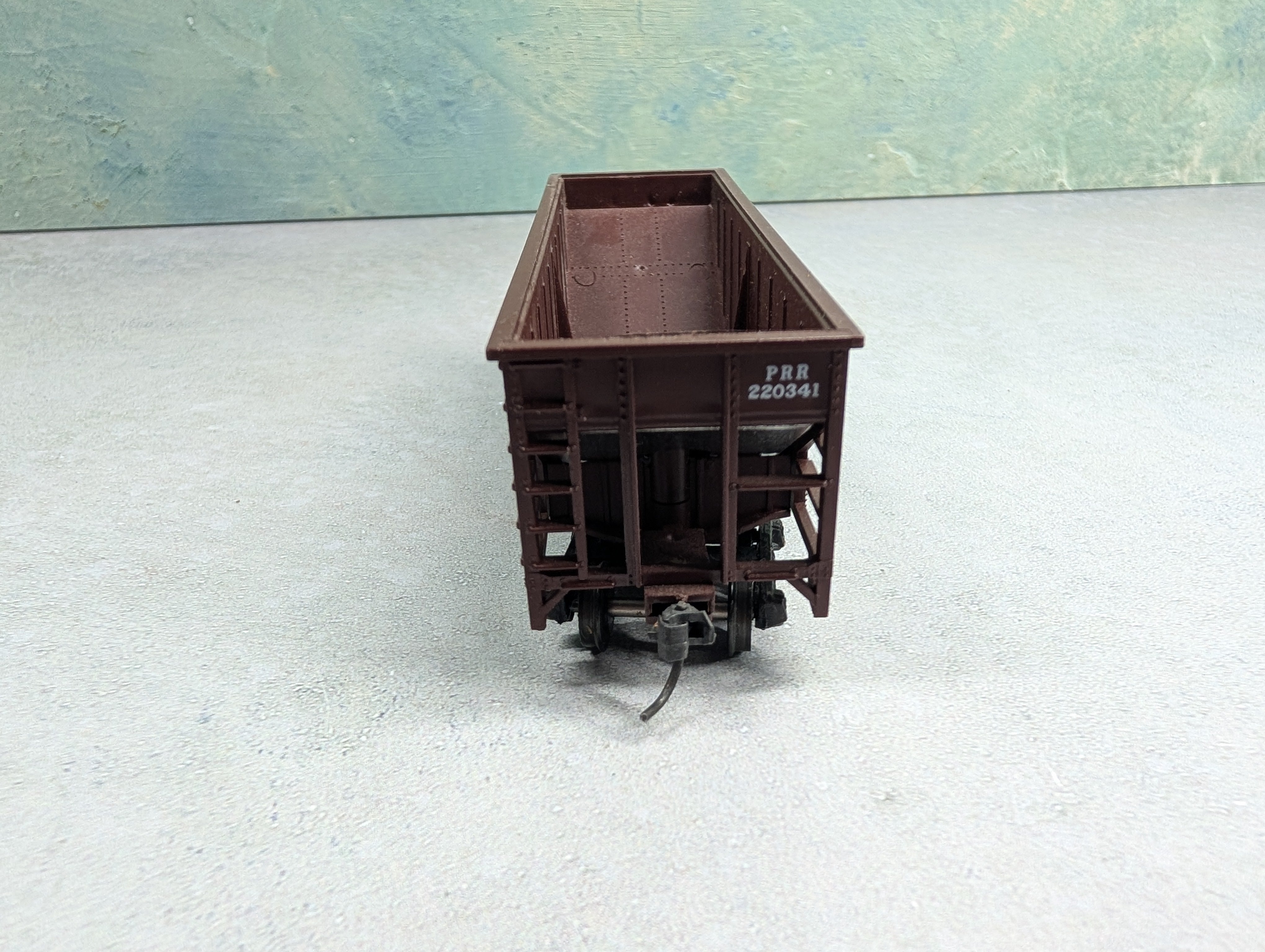 USED Walthers HO Scale 50 Ton 2 Bay Hopper Pennsylvania #220341