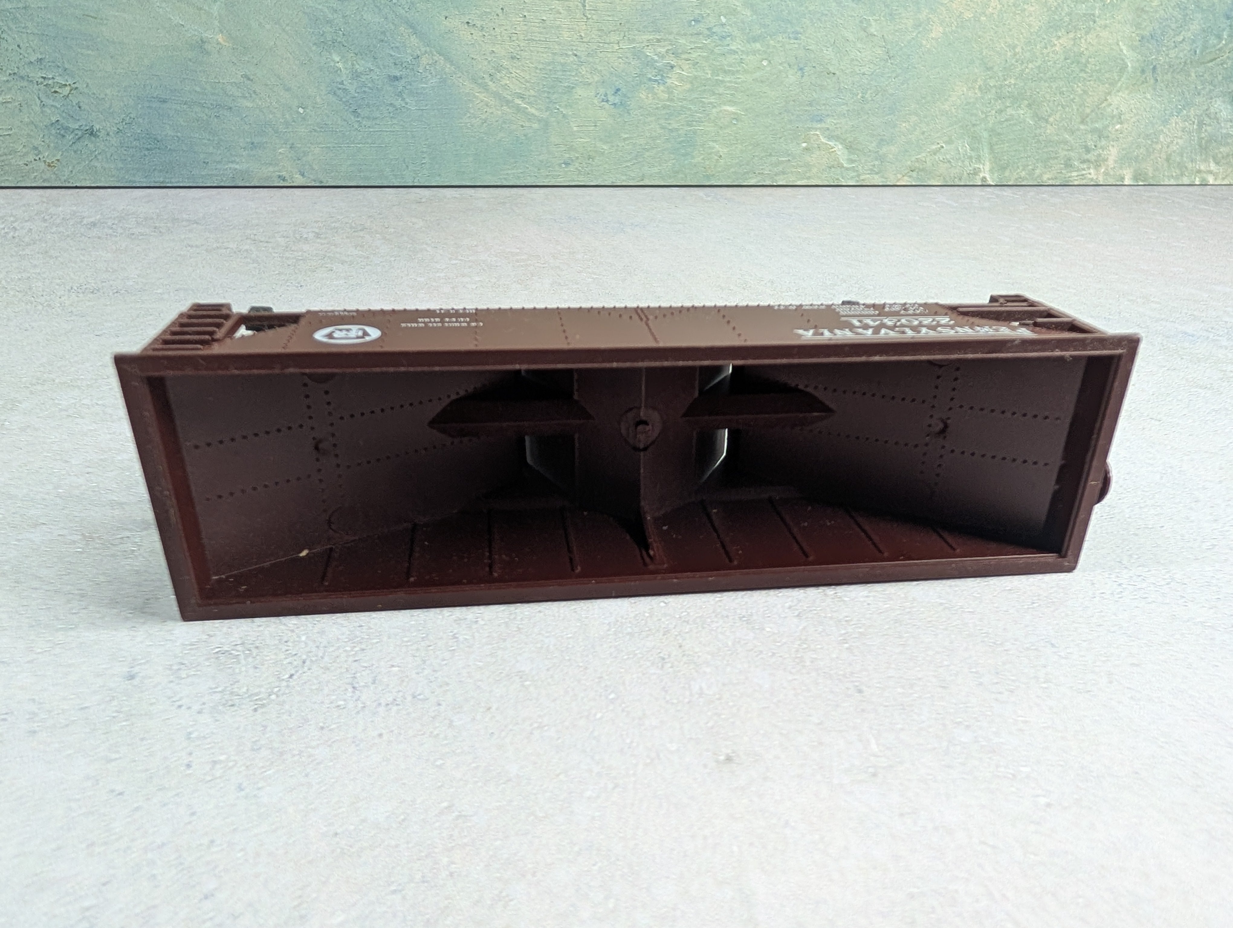 USED Walthers HO Scale 50 Ton 2 Bay Hopper Pennsylvania #220341