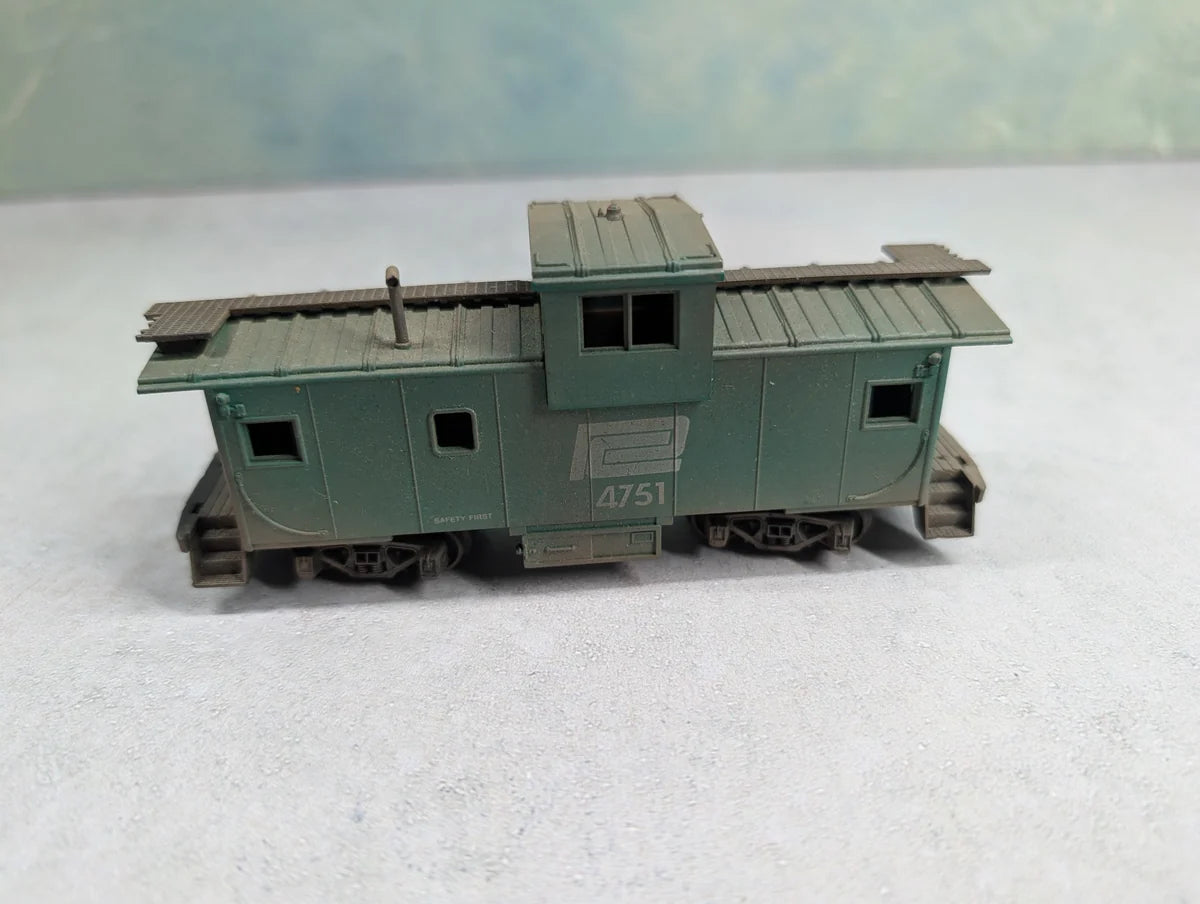 USED HO Scale Weathered Caboose Penn Central PC #4751