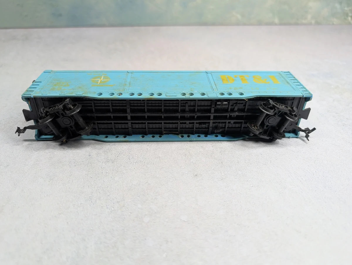 USED AHM HO Scale All Door Box Car, Lightly Weathered DT&I #32246
