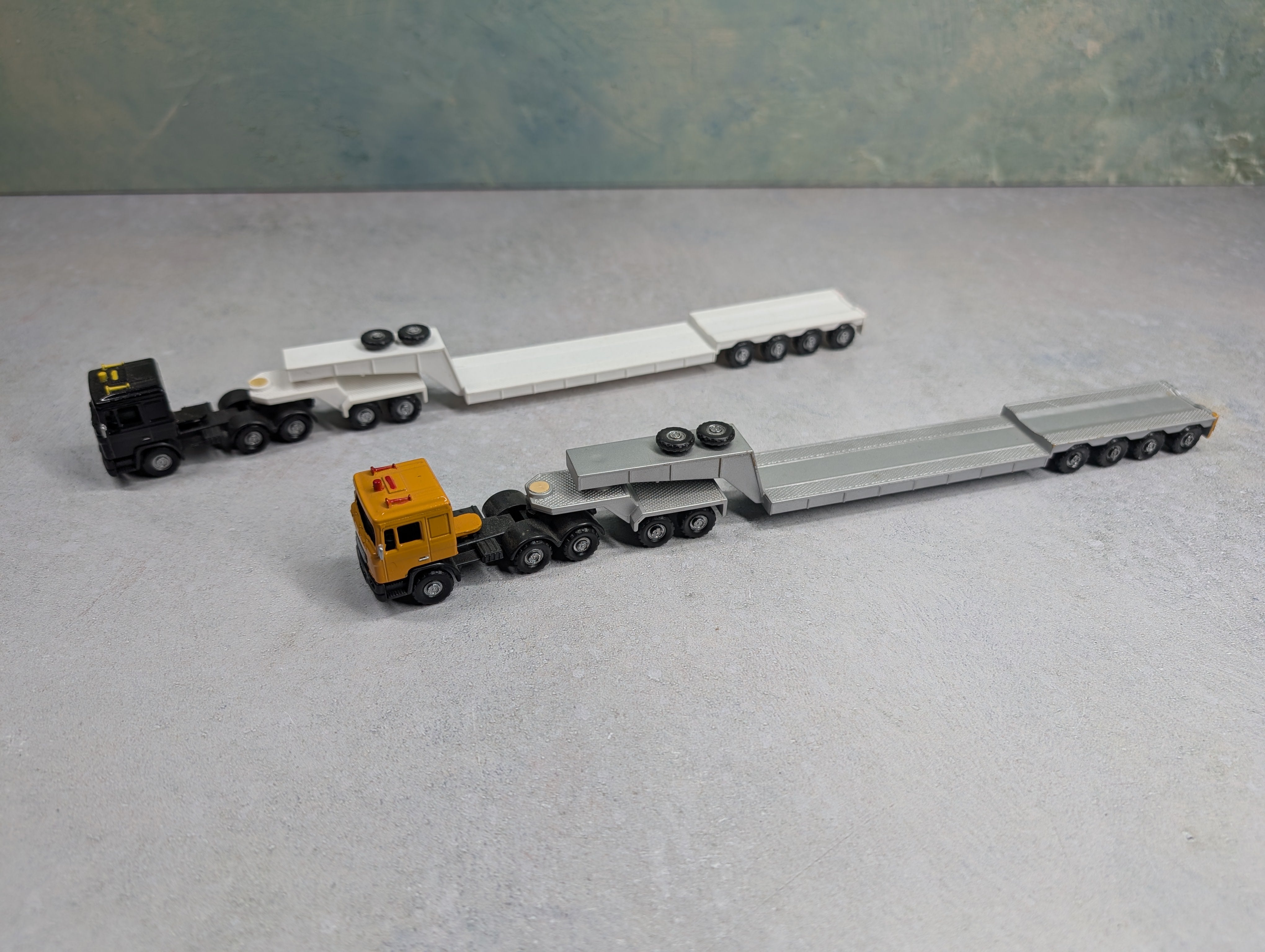 USED HO Scale Depressed Flatbed Truck (2 pcs)