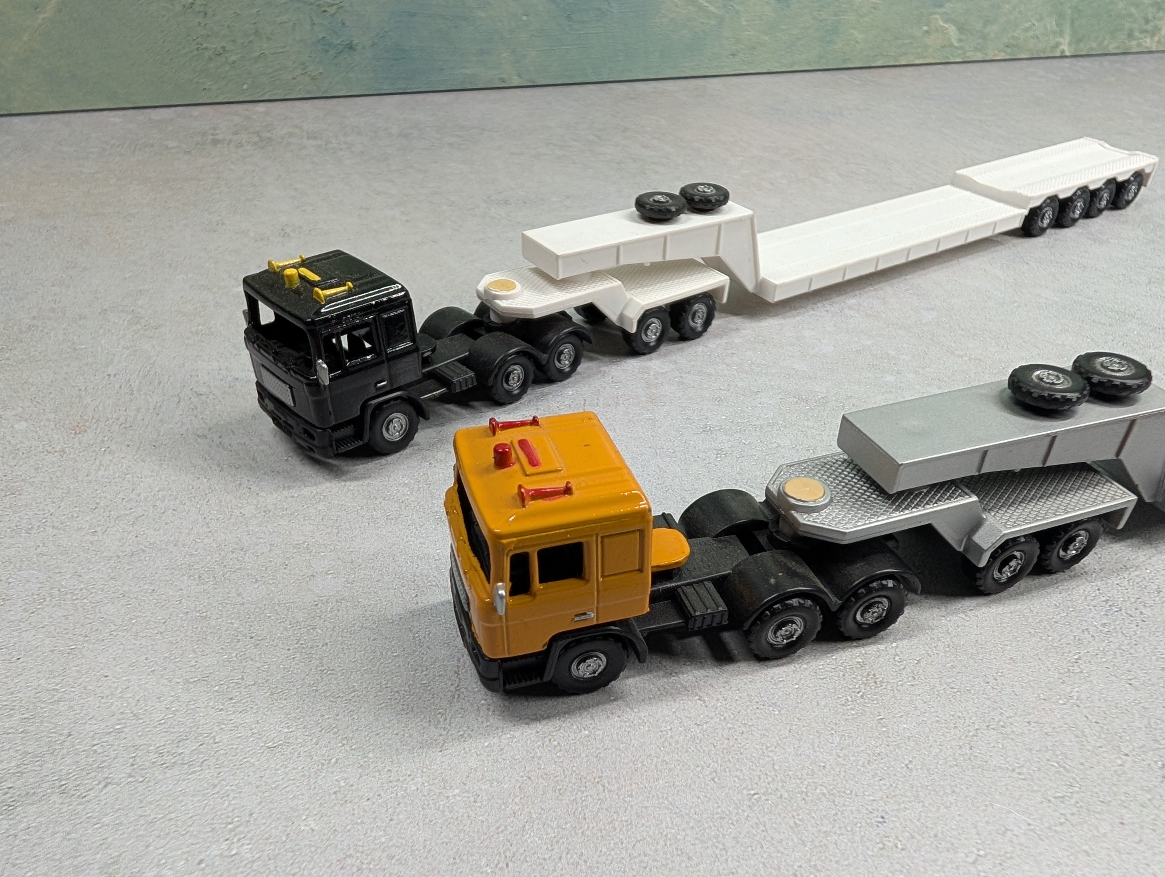 USED HO Scale Depressed Flatbed Truck (2 pcs)
