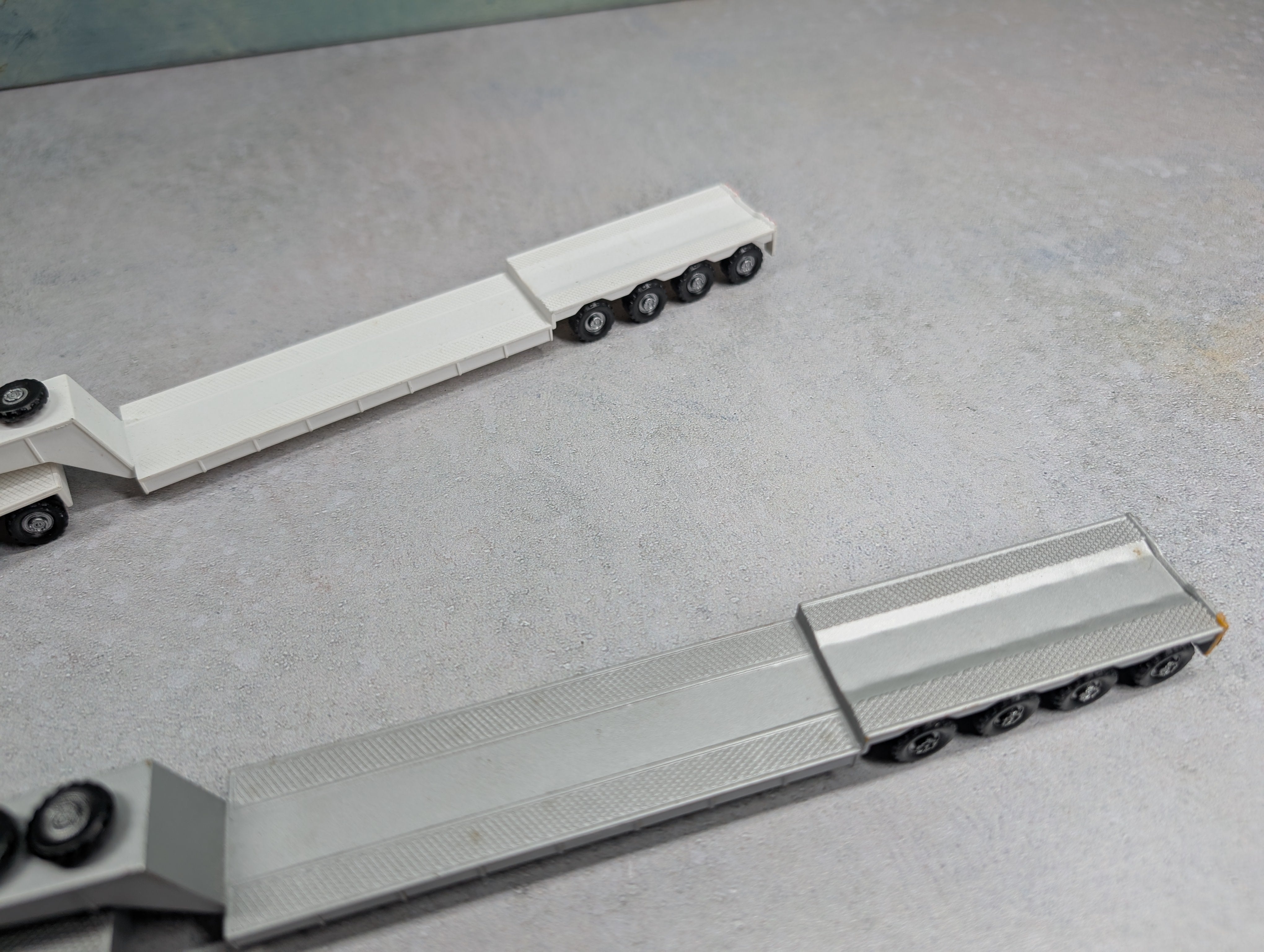 USED HO Scale Depressed Flatbed Truck (2 pcs)