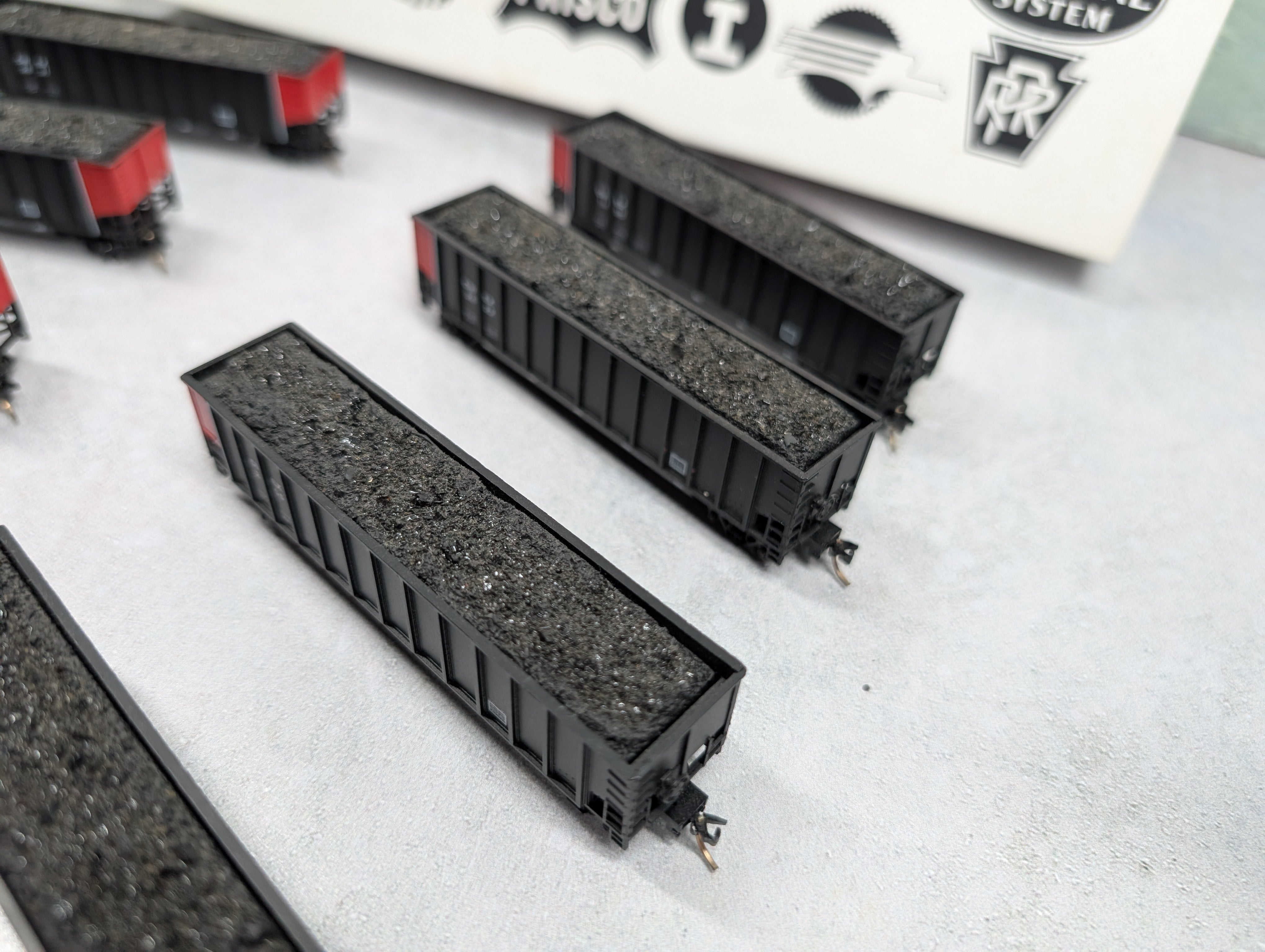 USED Deluxe 12050-10M N Scale Twin Tub Gondolas Commonwealth Edison CWEX (10 pcs)