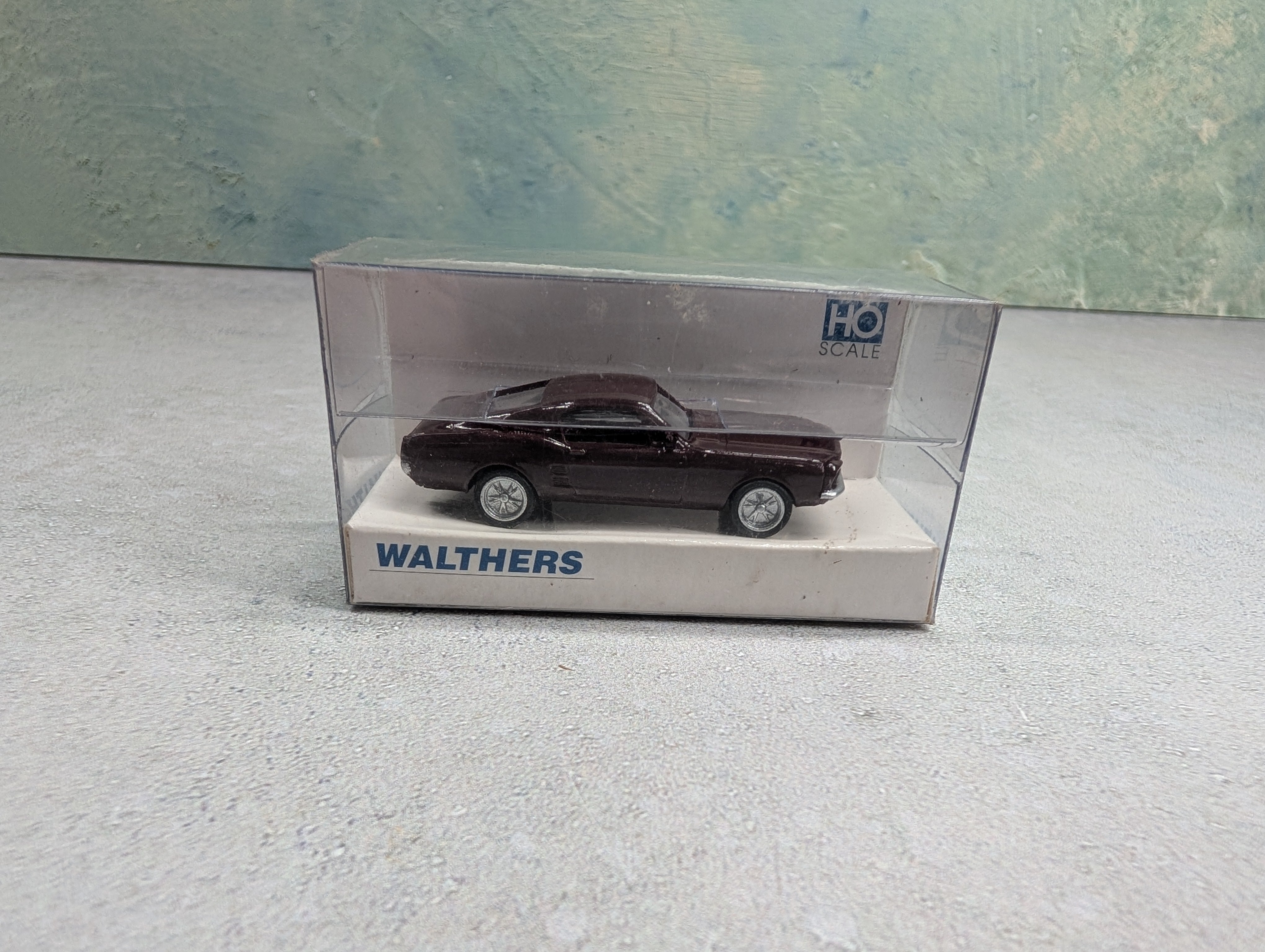 Walthers 933-1220 HO Scale 1967 Ford Mustang Fastback Maroon