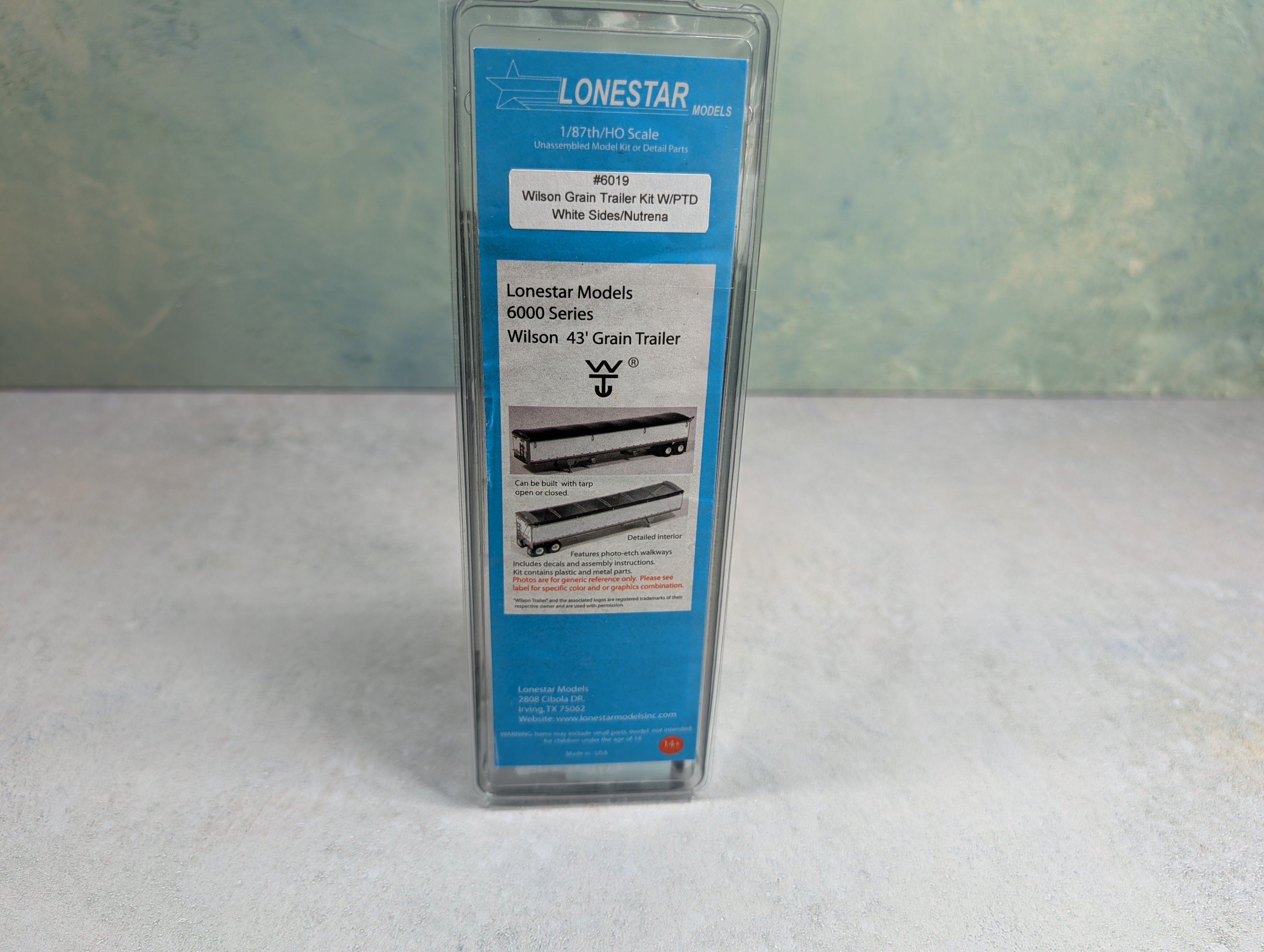 Lonestar Models 6019 HO Scale Wilson 43' Grain Trailer w/ PTD White Sides/Nutrena KIT