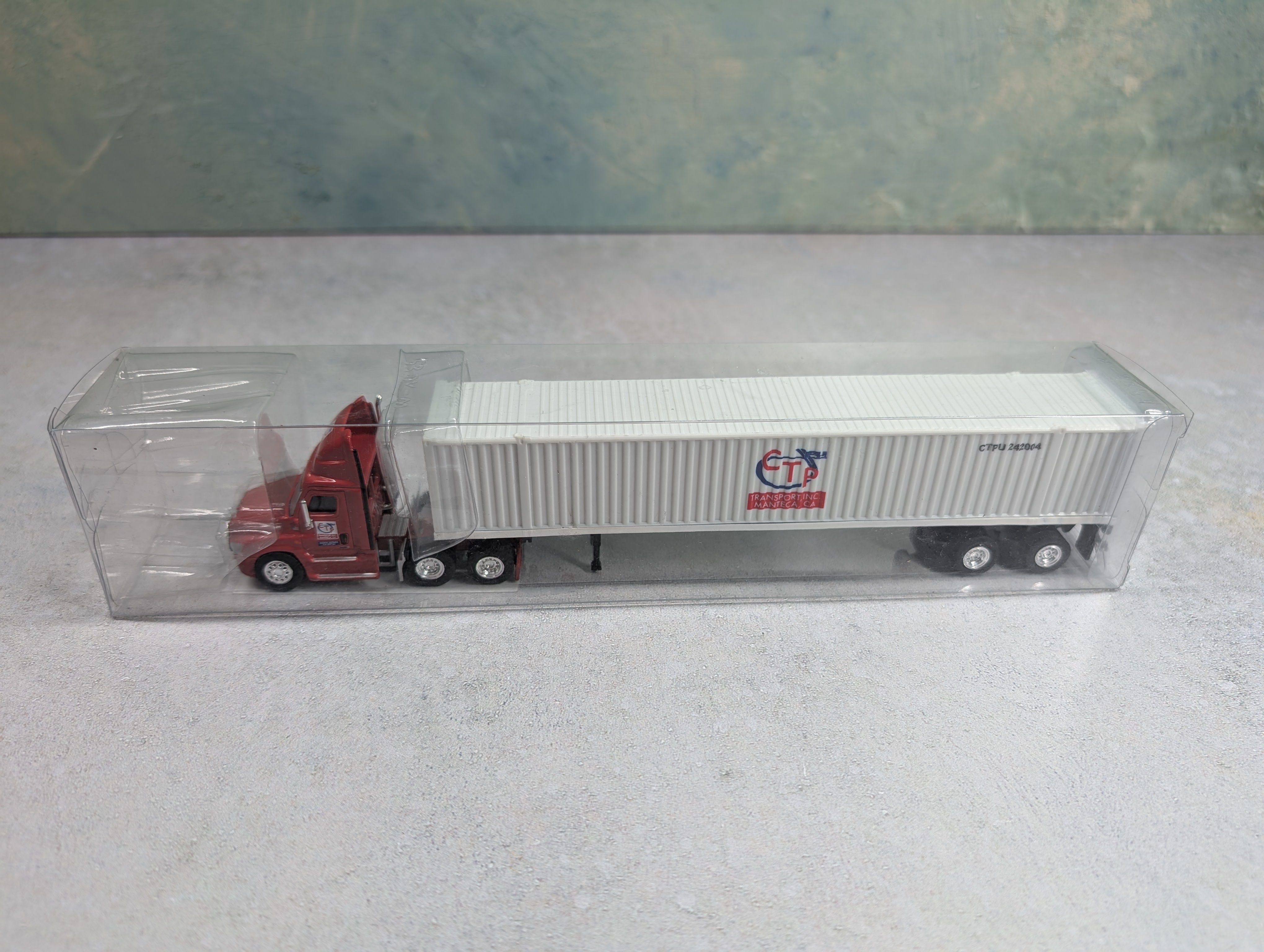 USED Tonkin SPT3093 HO Scale Freightliner Cascadia Truck Cory Ted Peters w/ 53' Container