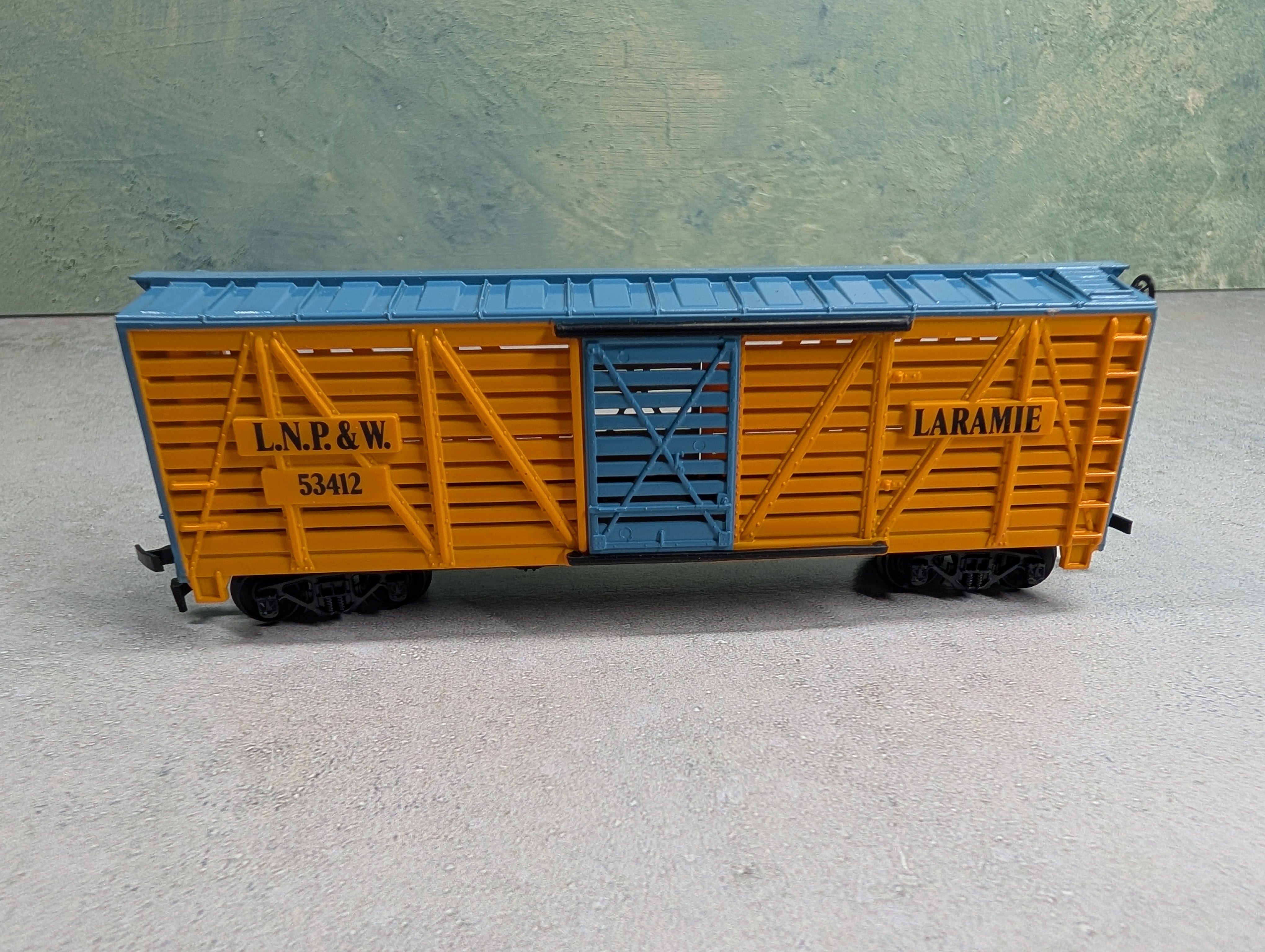 USED Tyco HO Scale 40' Cattle Box Car Laramie LNP&W #53412