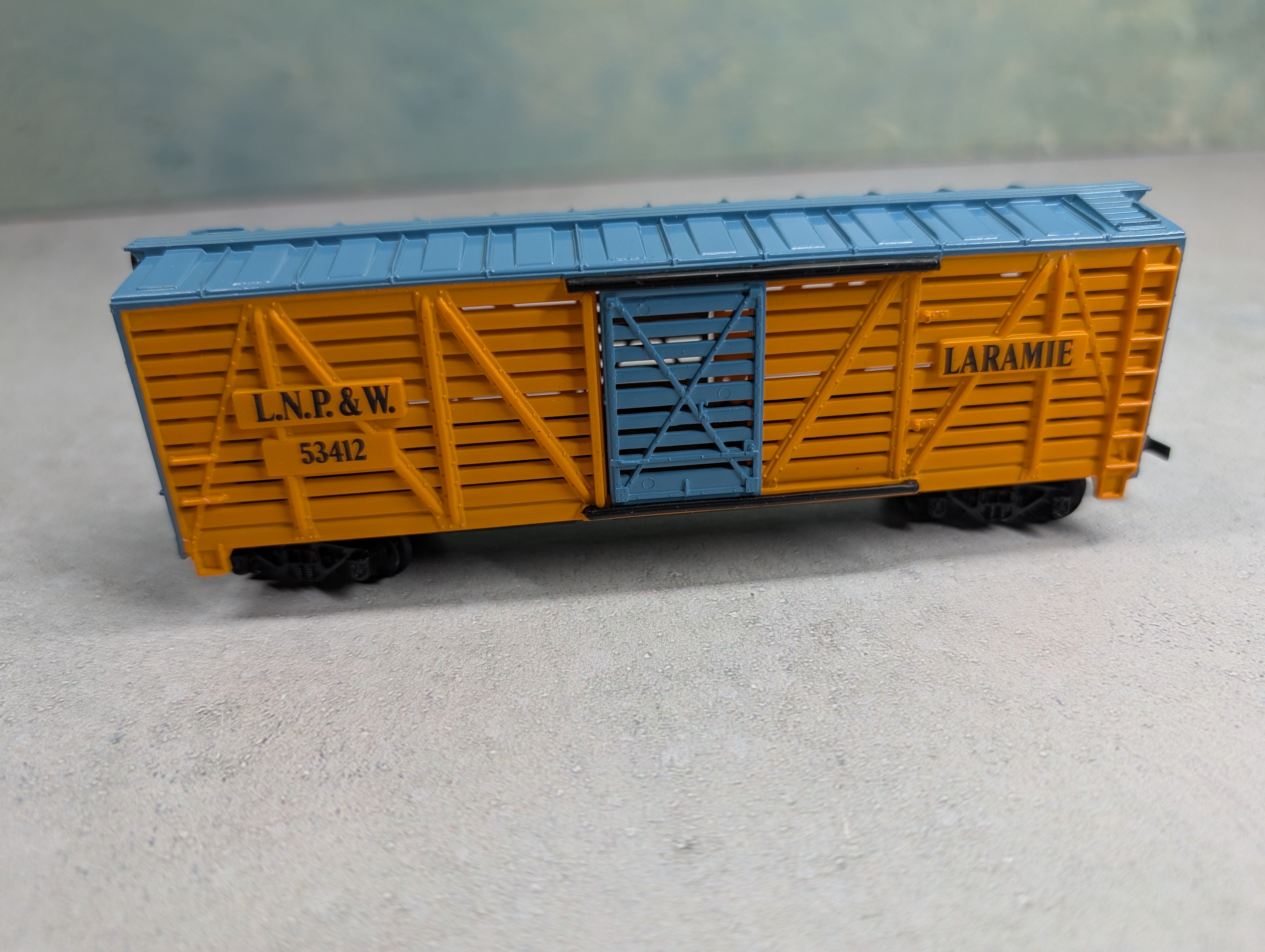 USED Tyco HO Scale 40' Cattle Box Car Laramie LNP&W #53412