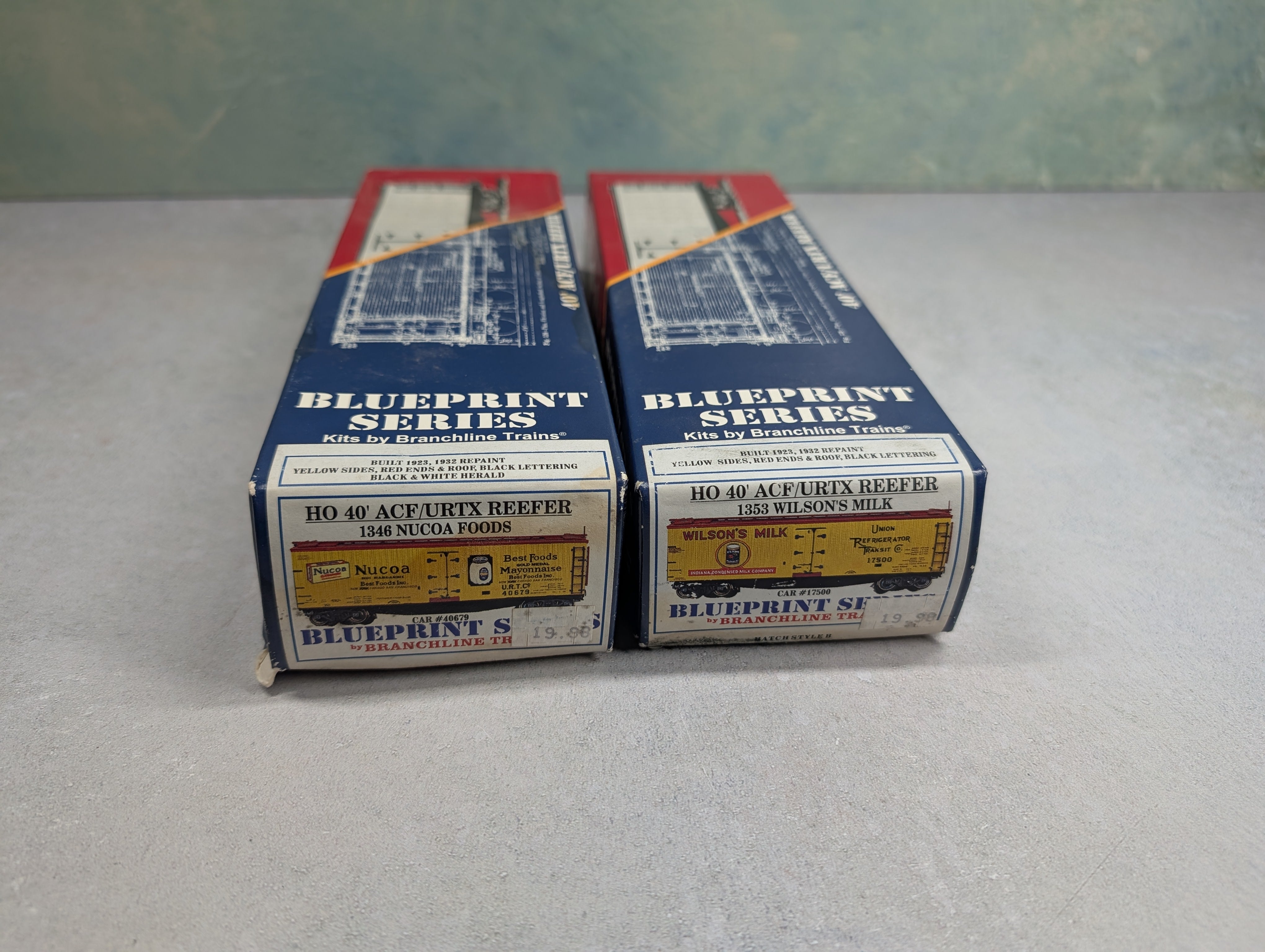 USED Branchline HO Scale 40' Reefers Nucoa Foods & Wilson's Milk KIT (2 pcs)