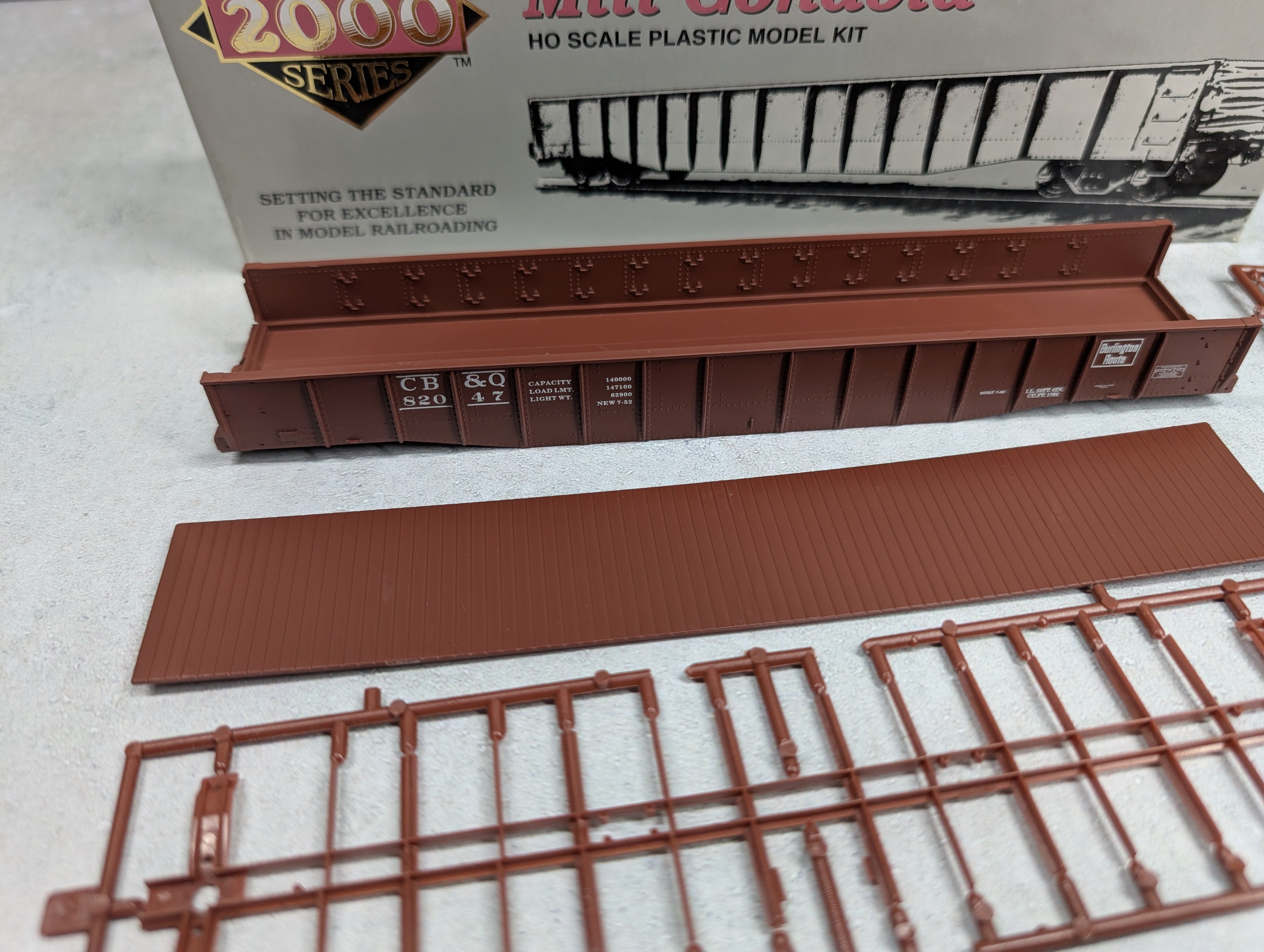 USED Life-Like HO Scale Proto 2000 - 52'6" Drop End Mill Gondola Burlington CB&Q KIT (3 pcs)