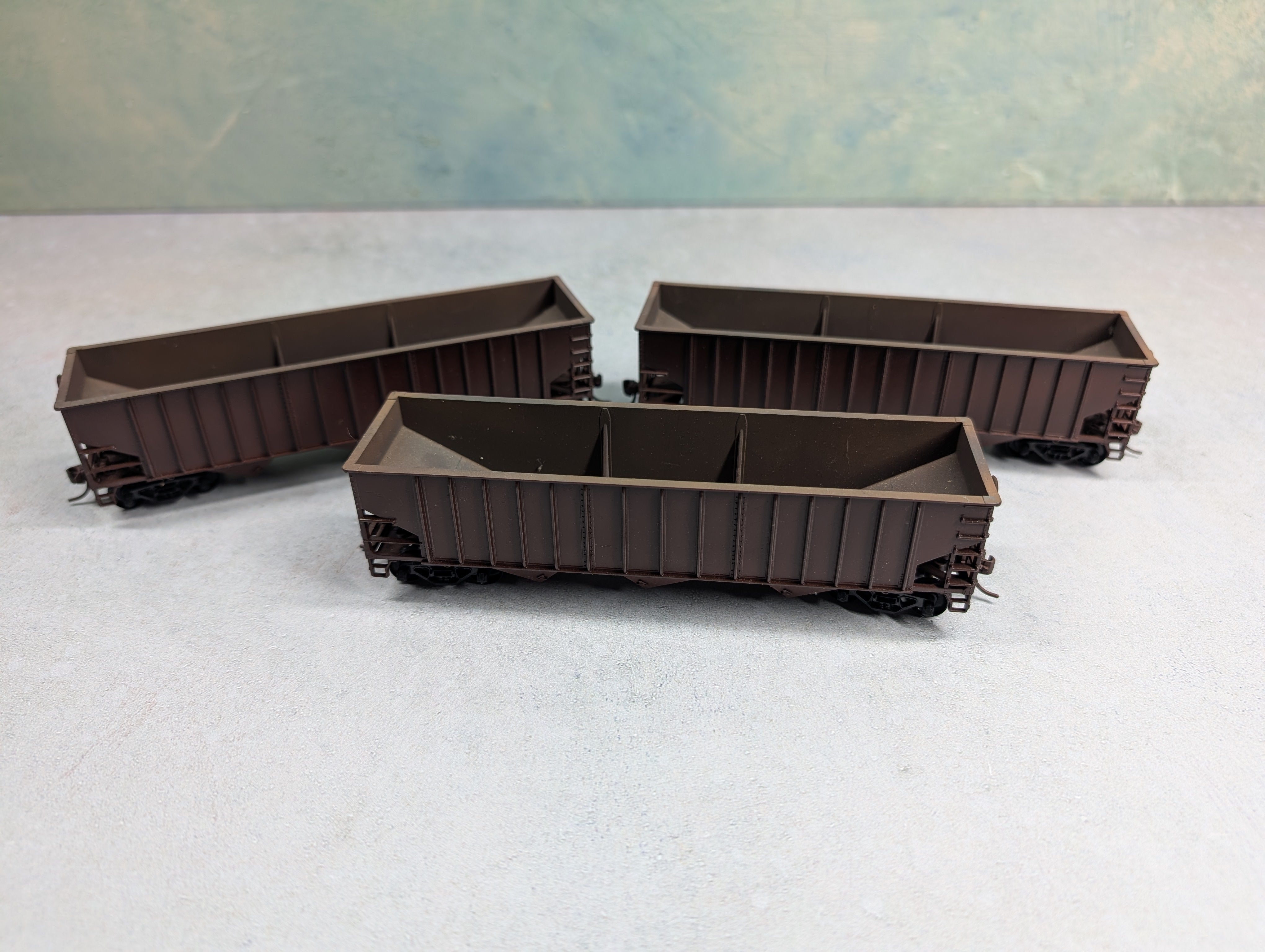 USED Stewart Hobbies 10000 HO Scale NYC/AAR 70 Ton 14 Panel Triple Hopper Undecorated Brown (3 pcs)