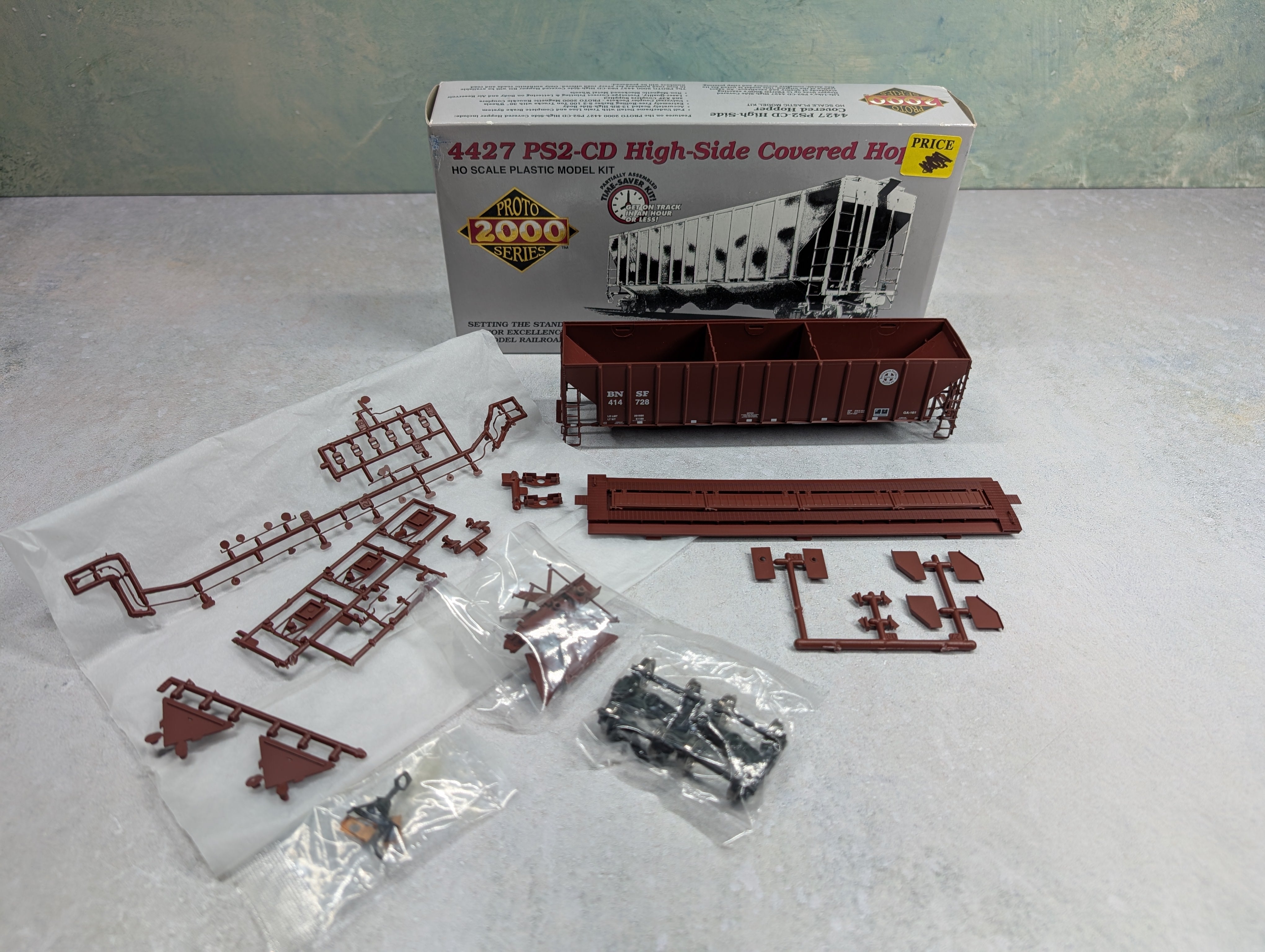 USED Life-Like 30123 HO Scale Proto 2000 - 4427 PS2-CD High-Side Covered Hopper BNSF #414728 KIT