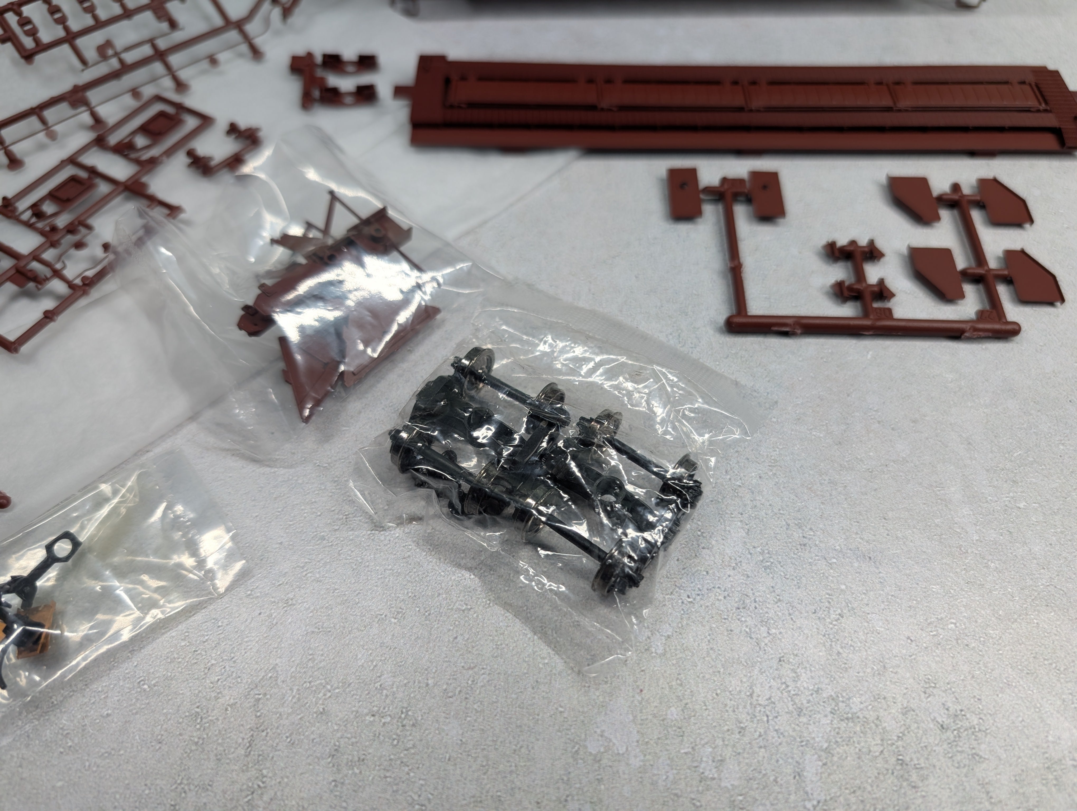 USED Life-Like 30123 HO Scale Proto 2000 - 4427 PS2-CD High-Side Covered Hopper BNSF #414728 KIT