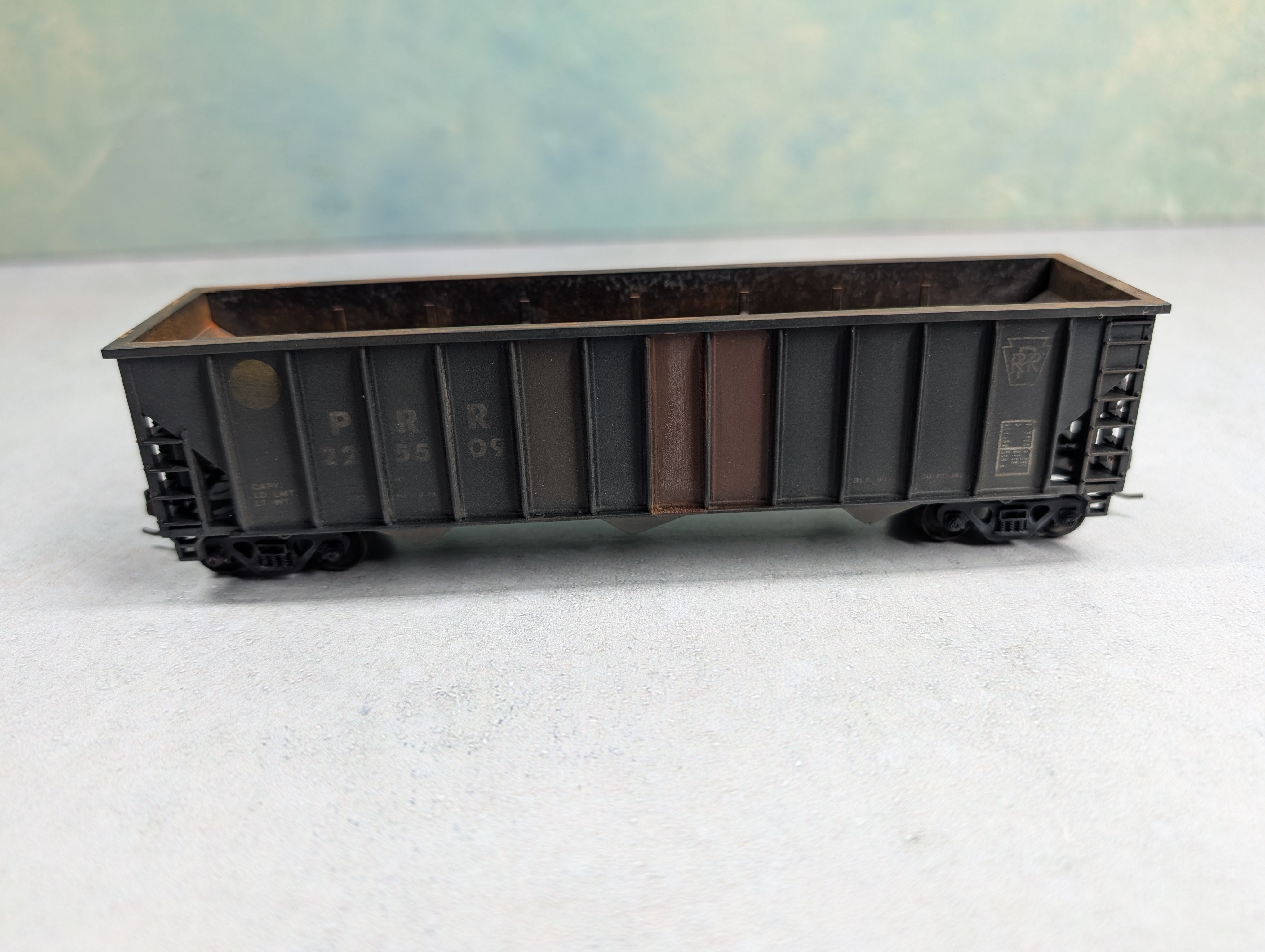 USED Con-Cor HO Scale 100 Ton Hopper Pennsylvania PRR #225509 Weather