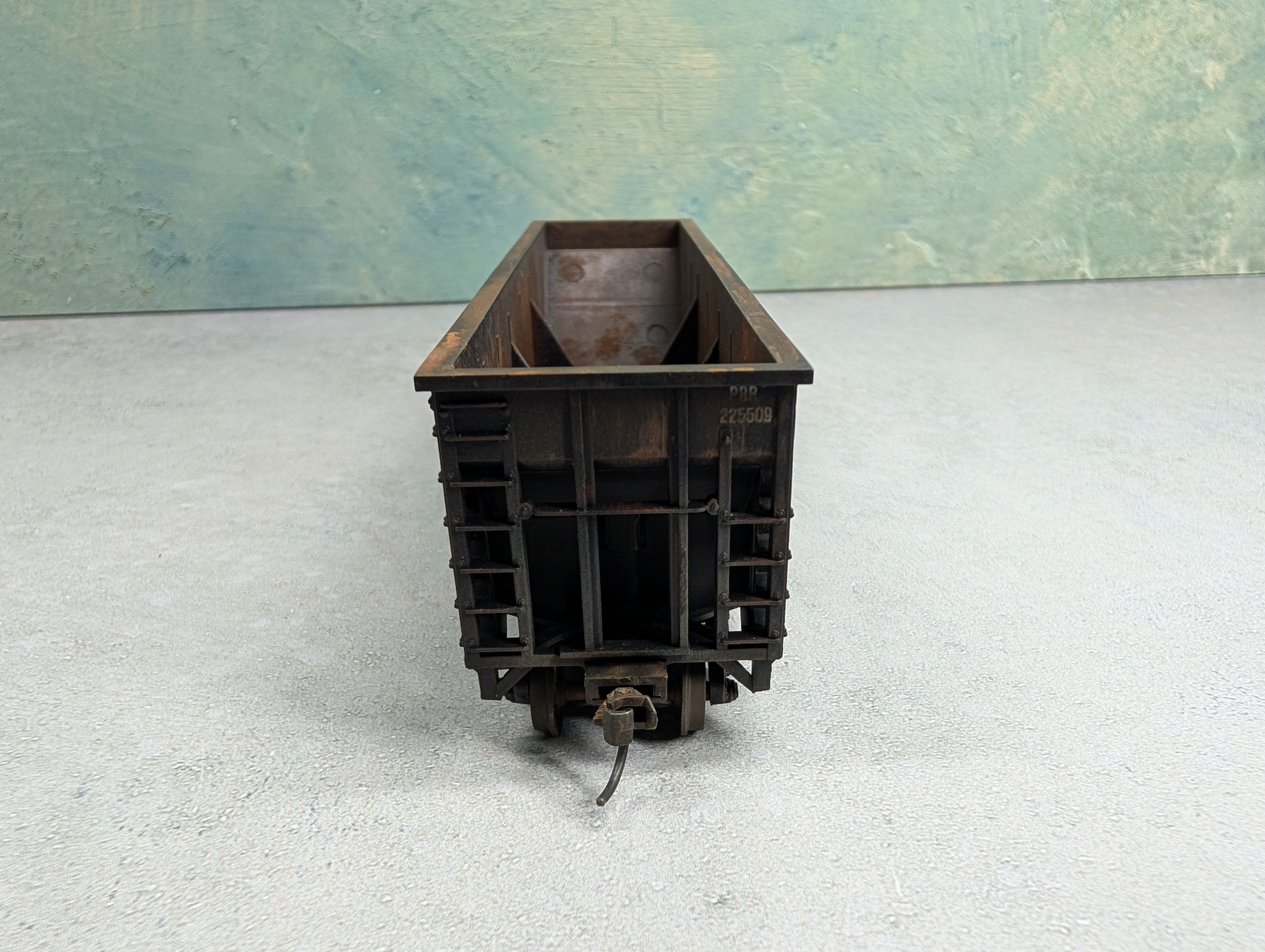 USED Con-Cor HO Scale 100 Ton Hopper Pennsylvania PRR #225509 Weather