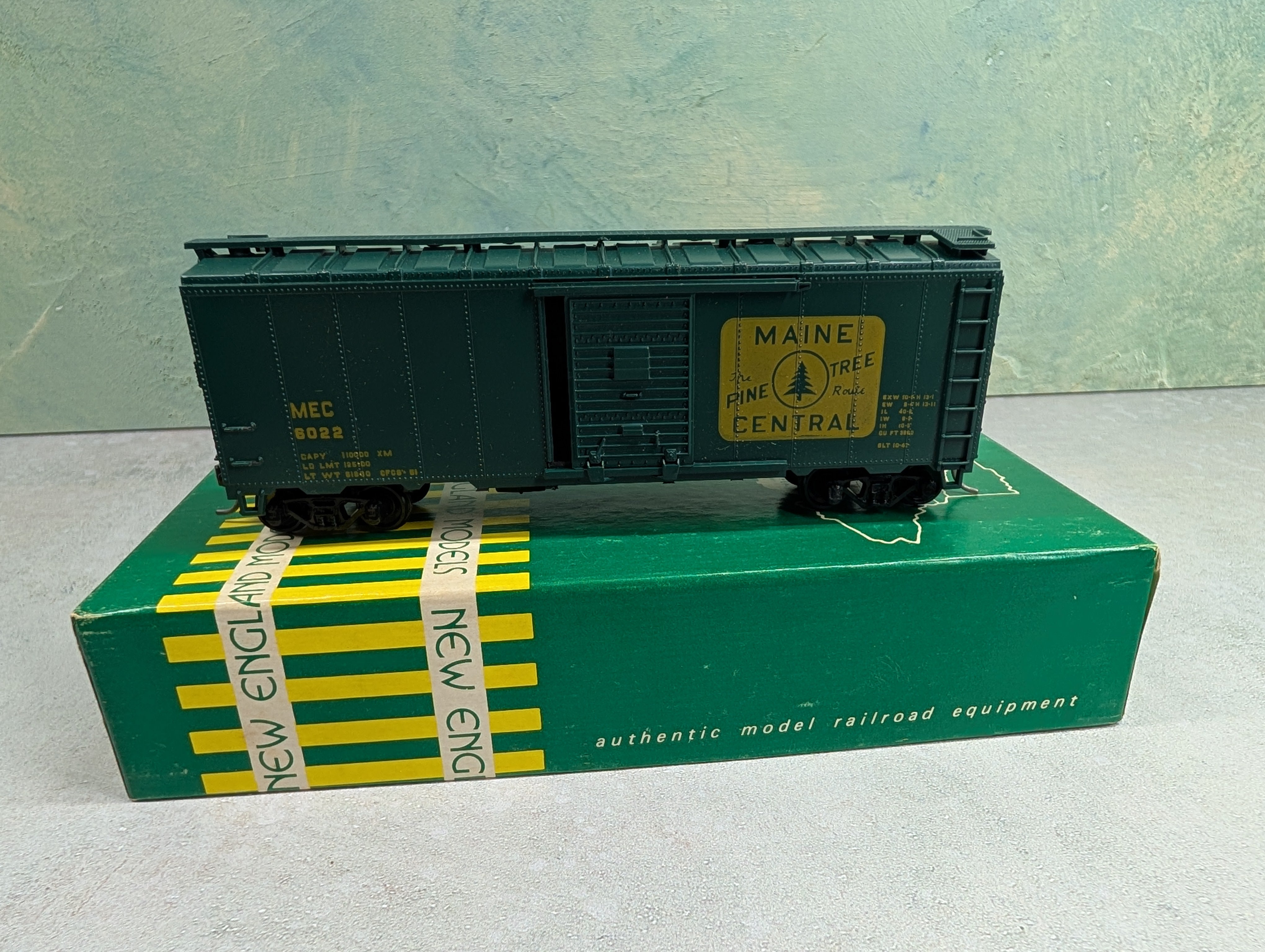 USED Athearn HO Scale 40' Box Car Maine Central MEC #6022 New England Models