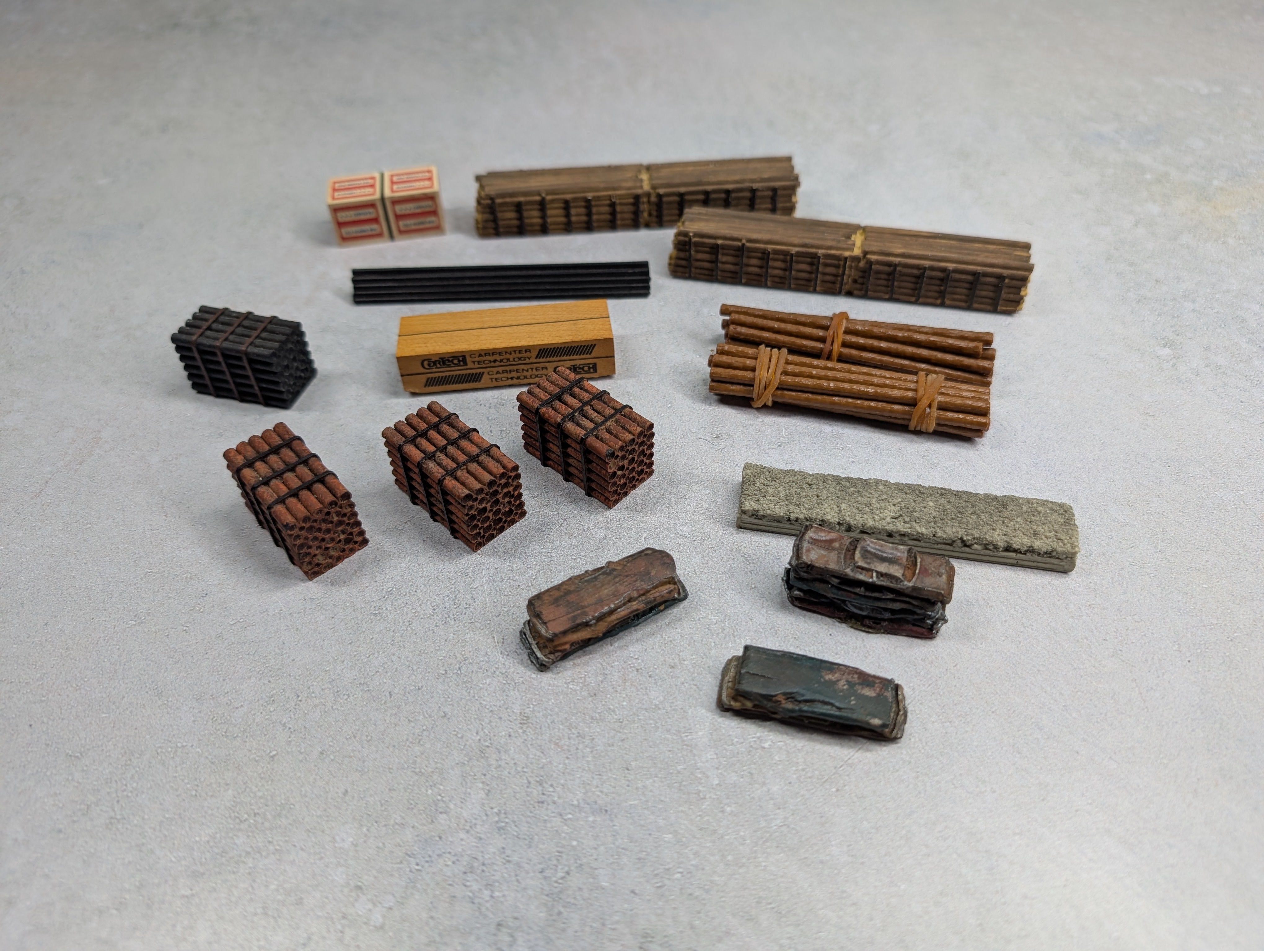 USED N Scale Large Lot of Loads, Pipe Loads, Crushed Cars, Lumber & More