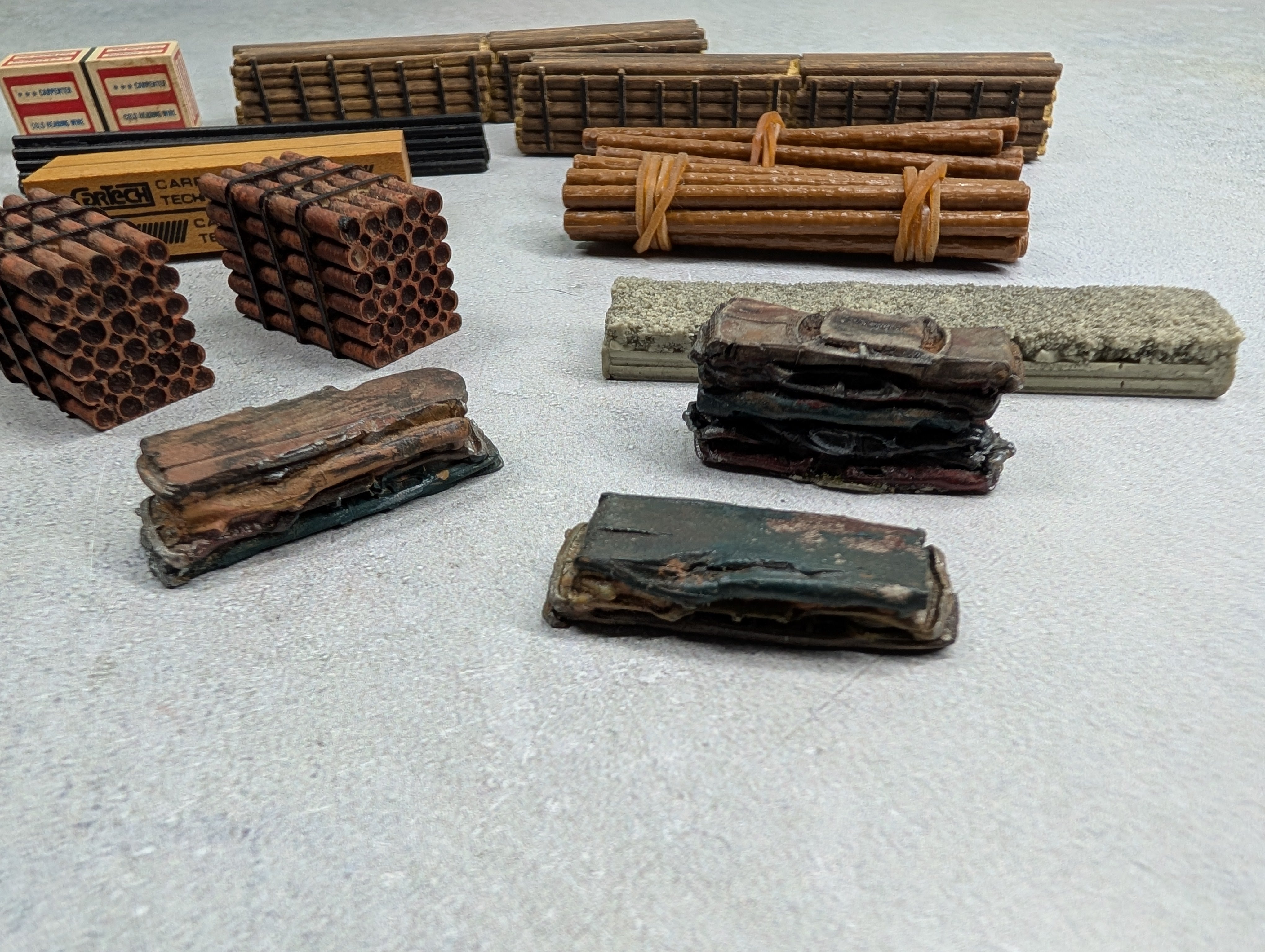 USED N Scale Large Lot of Loads, Pipe Loads, Crushed Cars, Lumber & More