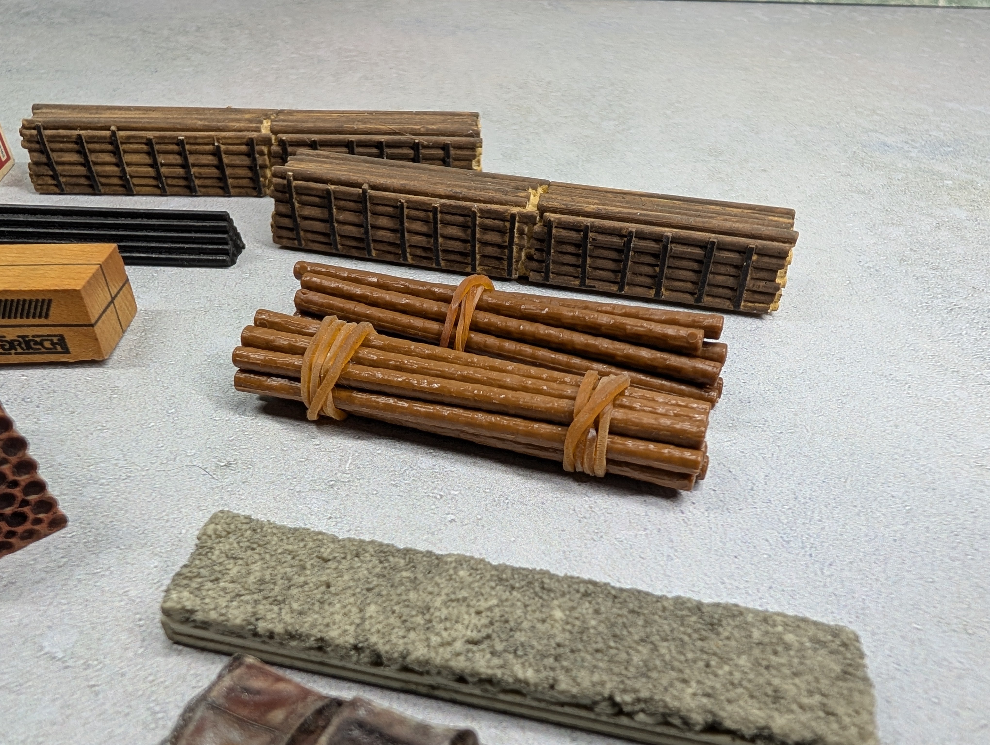 USED N Scale Large Lot of Loads, Pipe Loads, Crushed Cars, Lumber & More