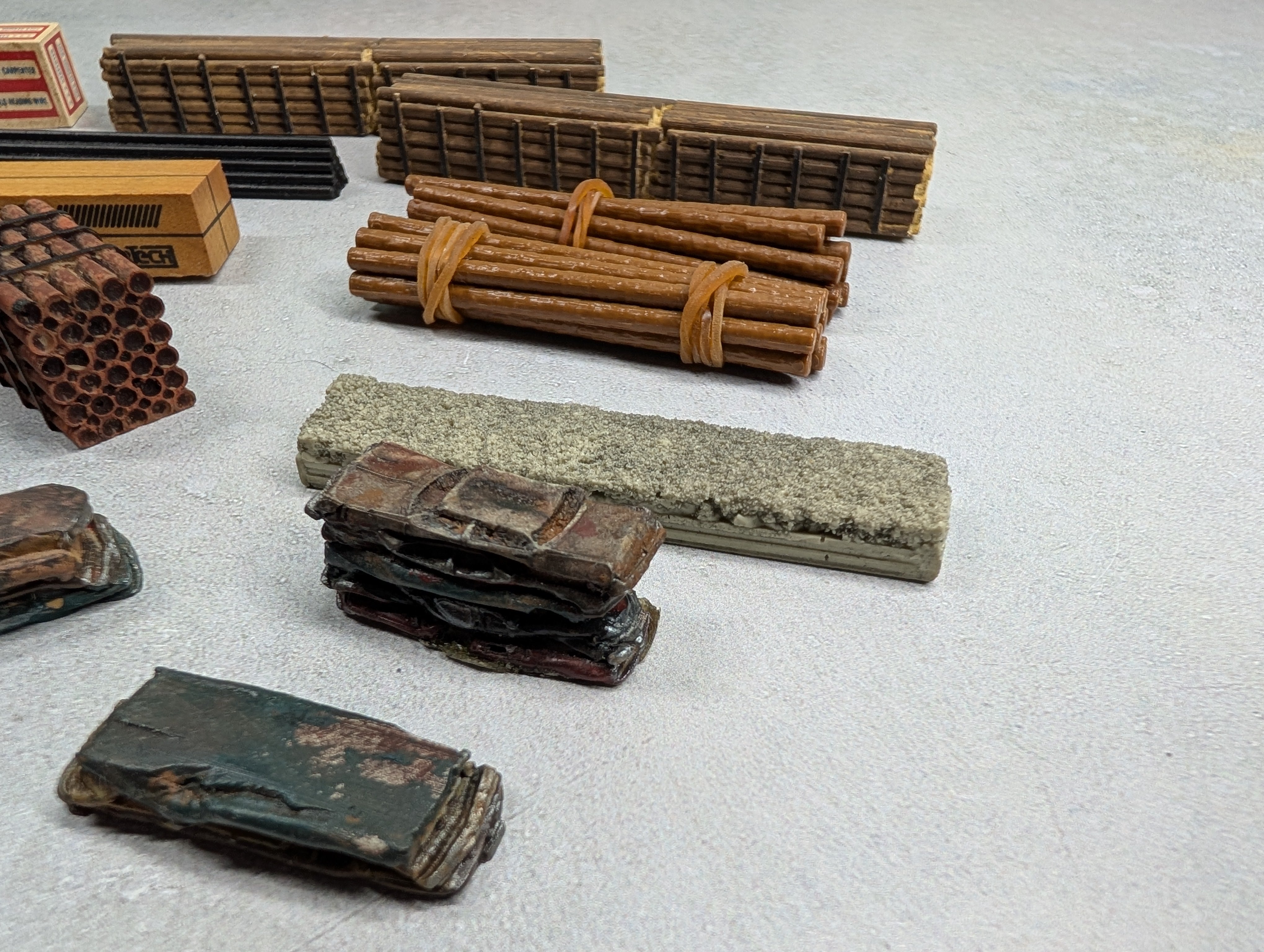 USED N Scale Large Lot of Loads, Pipe Loads, Crushed Cars, Lumber & More