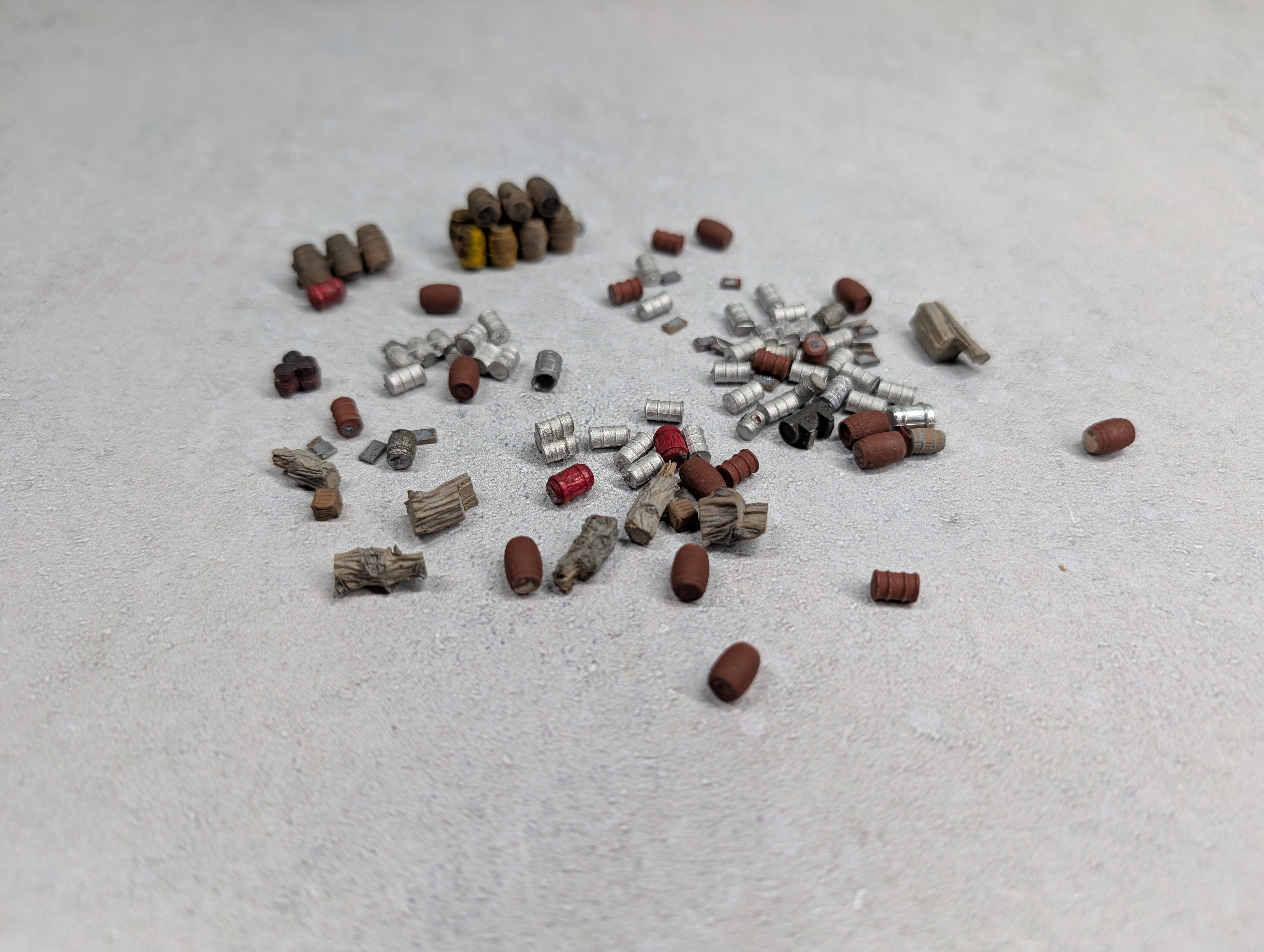 USED N Scale Large Lot of Barrels, Sacks & More