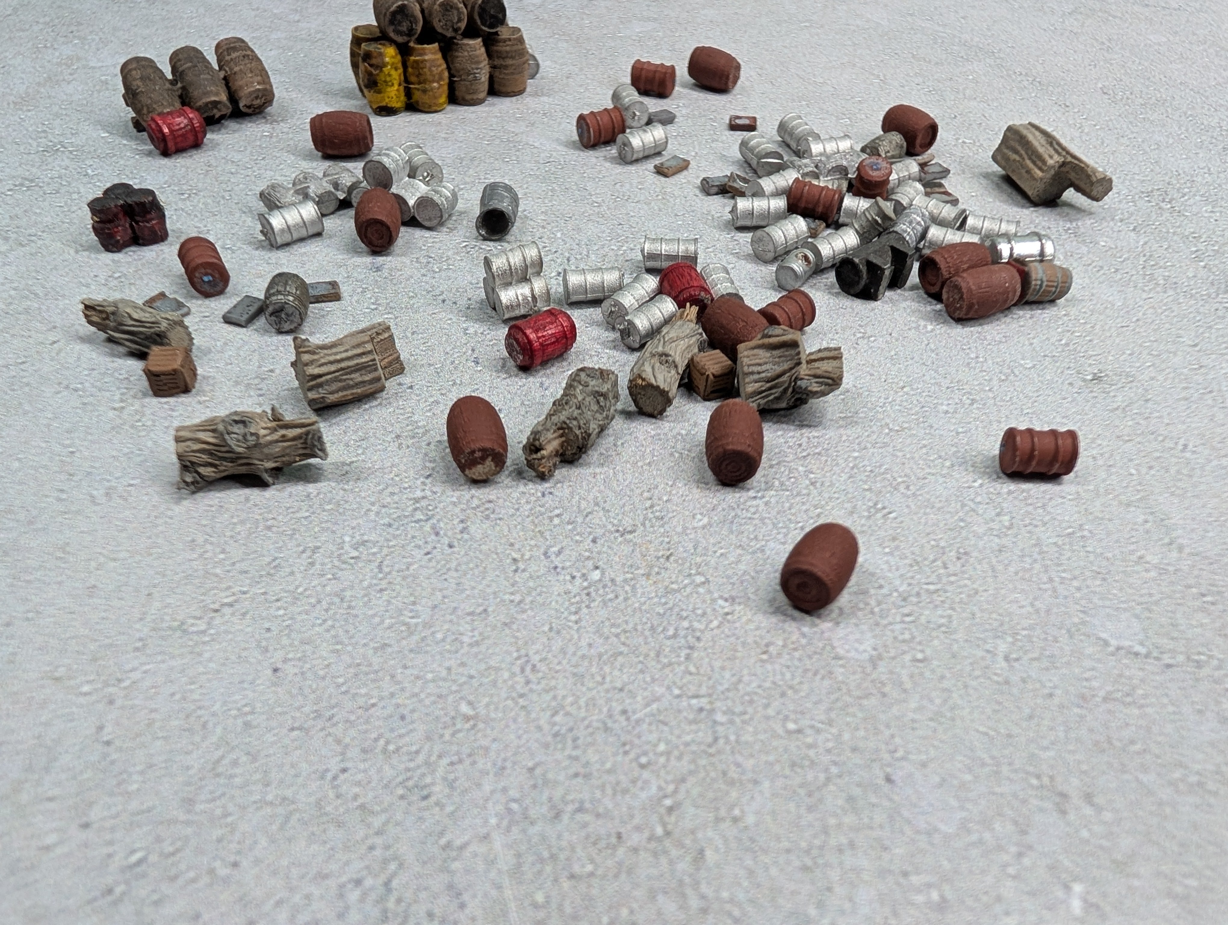 USED N Scale Large Lot of Barrels, Sacks & More