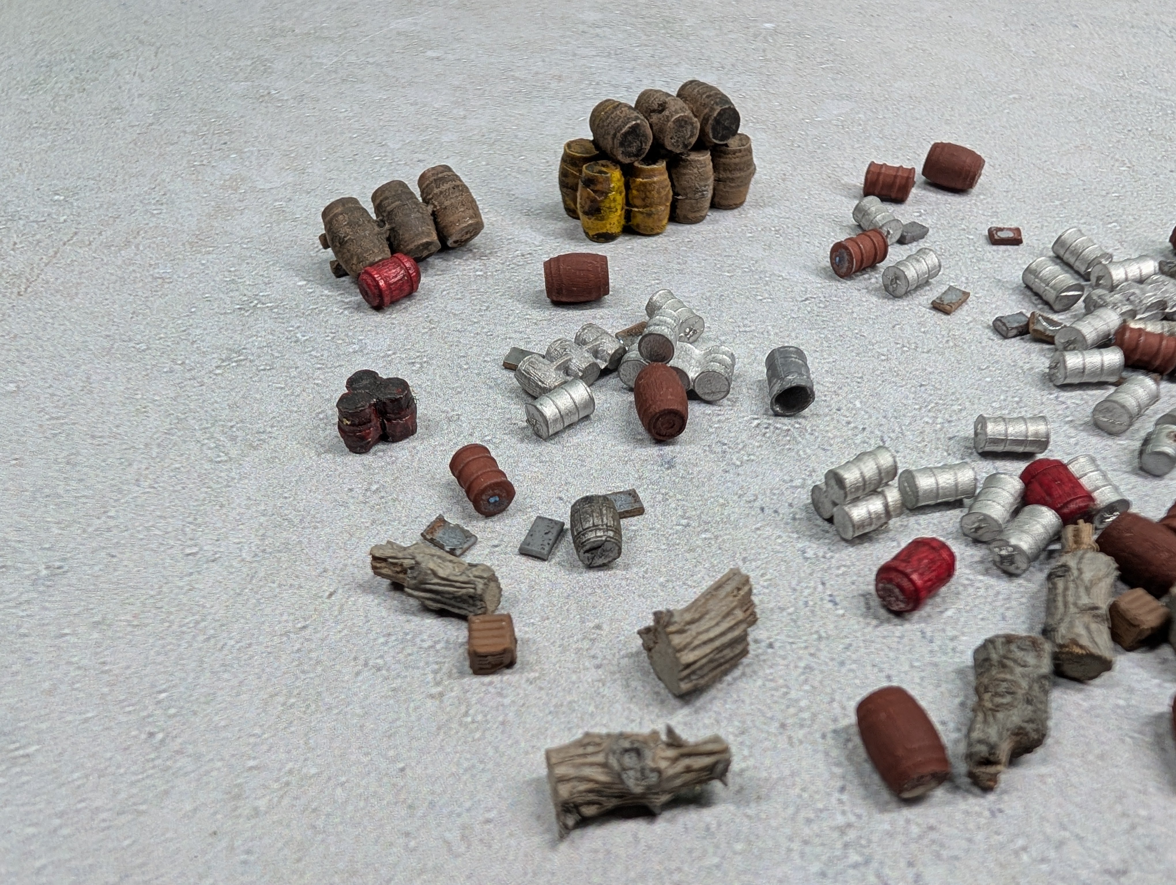 USED N Scale Large Lot of Barrels, Sacks & More
