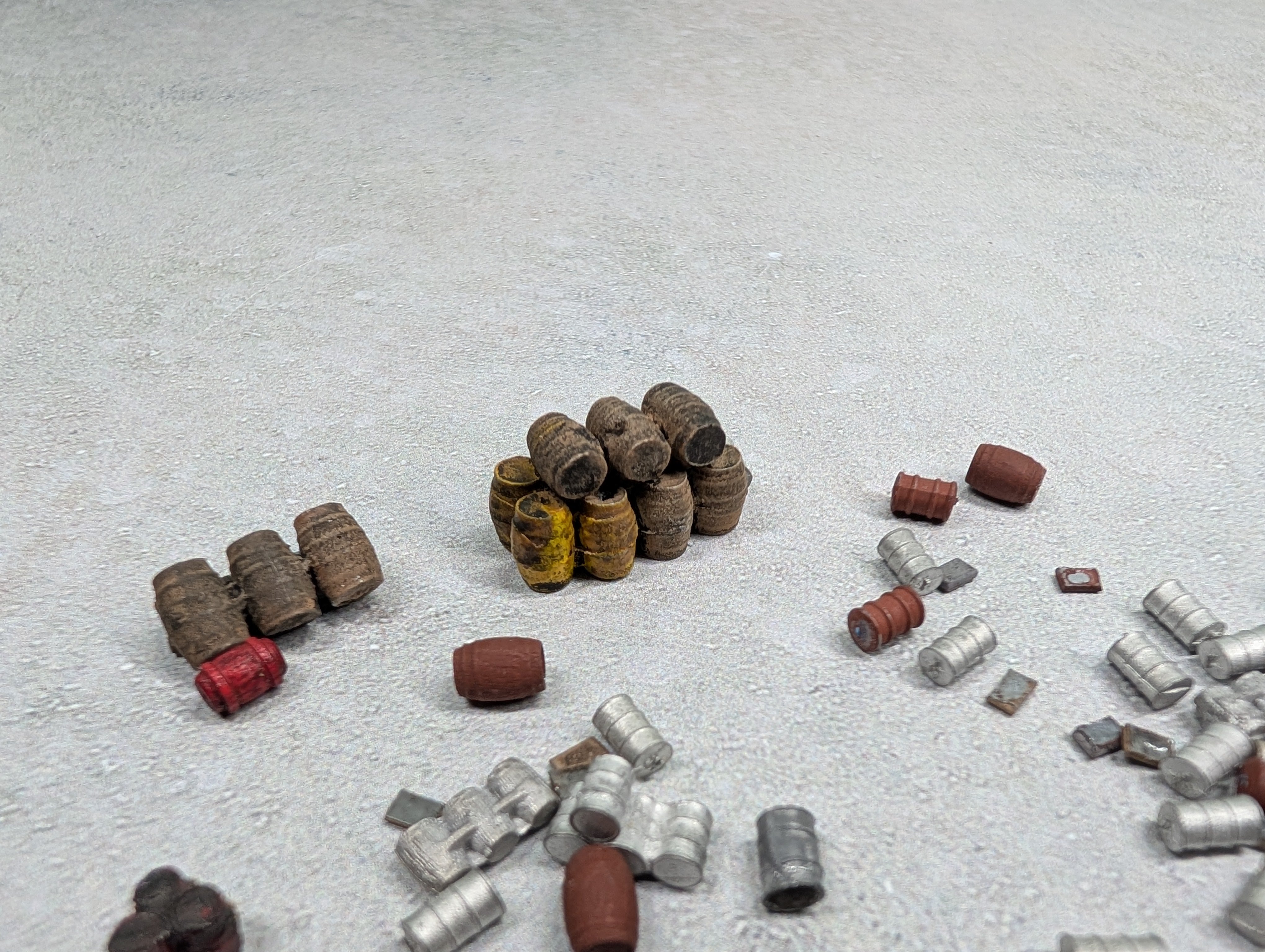 USED N Scale Large Lot of Barrels, Sacks & More