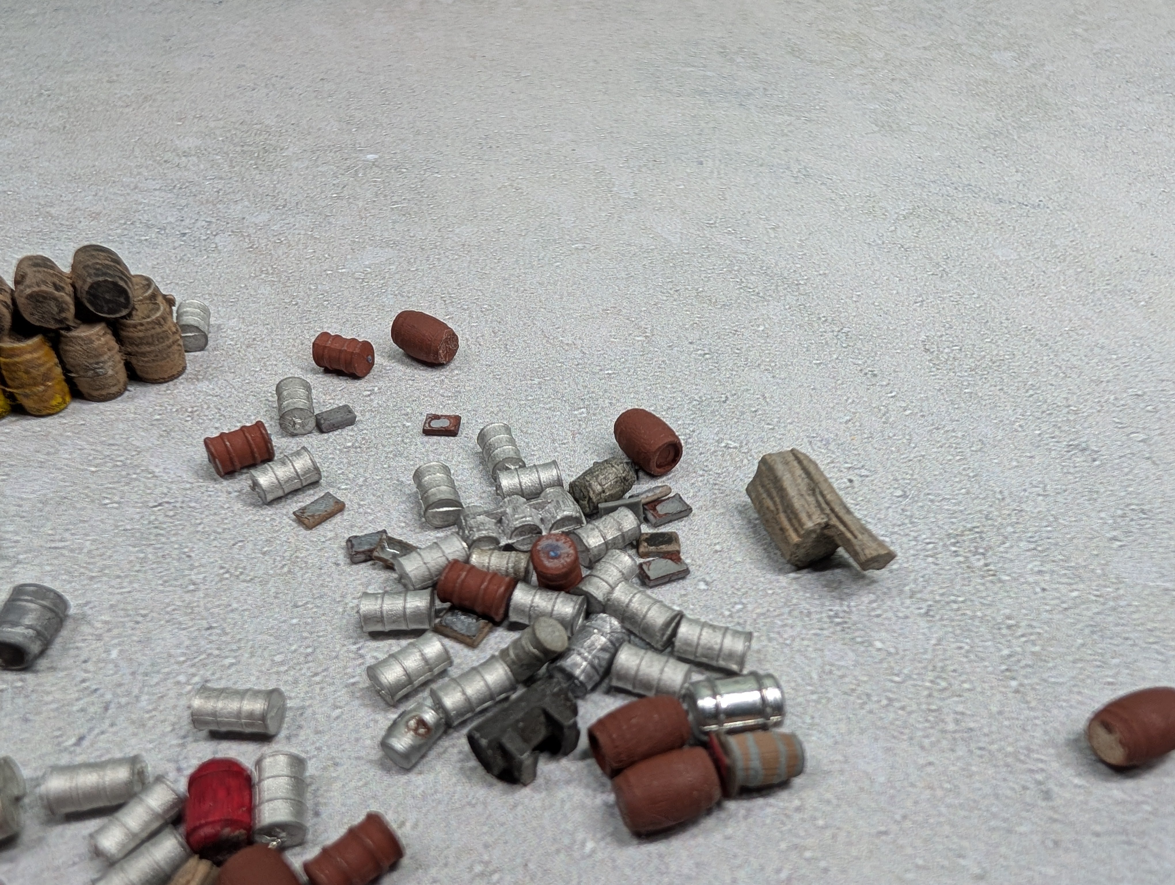 USED N Scale Large Lot of Barrels, Sacks & More