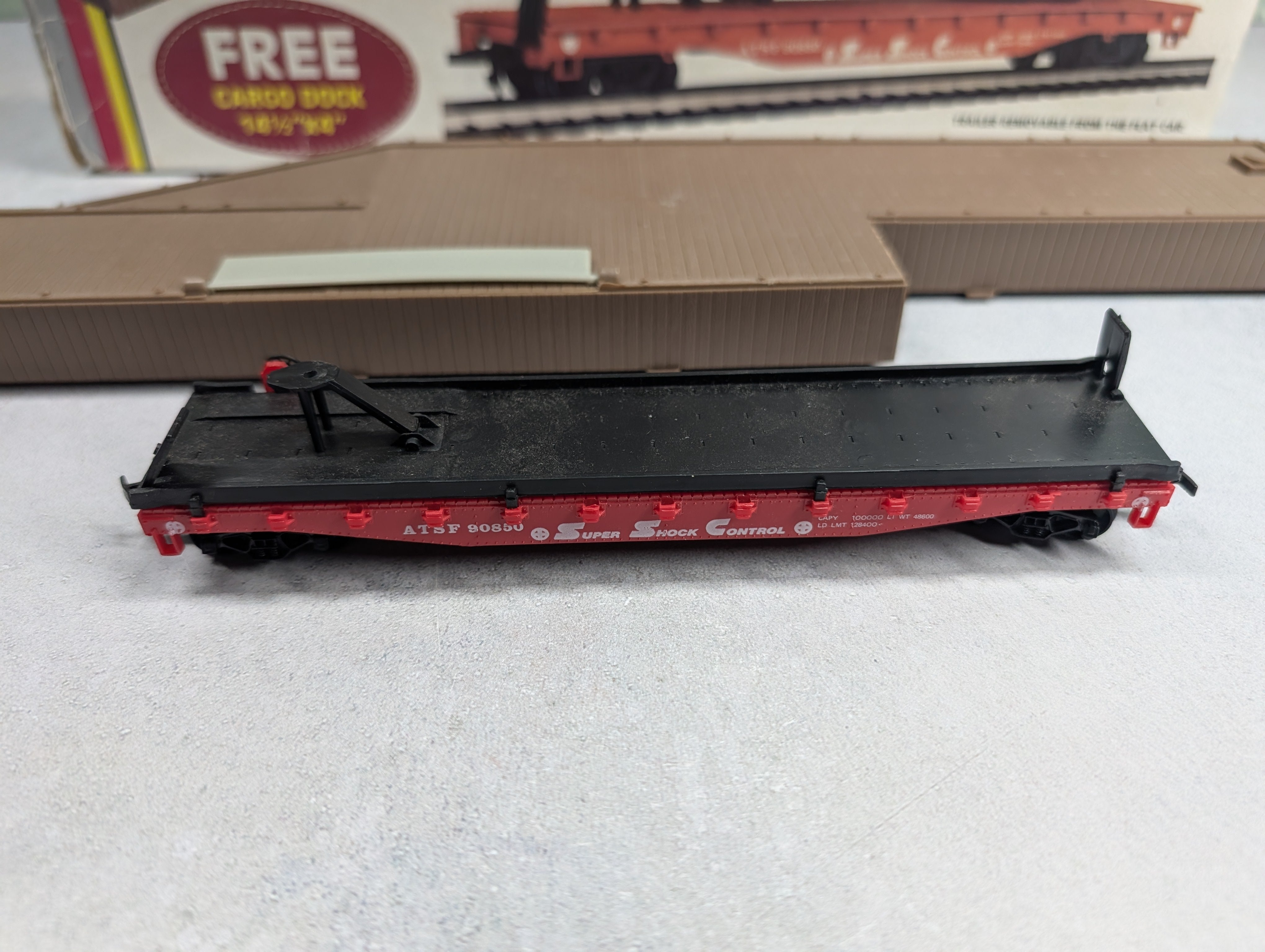 USED AHM 11103 HO Scale Falcon Piggyback Trailer w/ Flat Car Santa Fe ATSF #90850