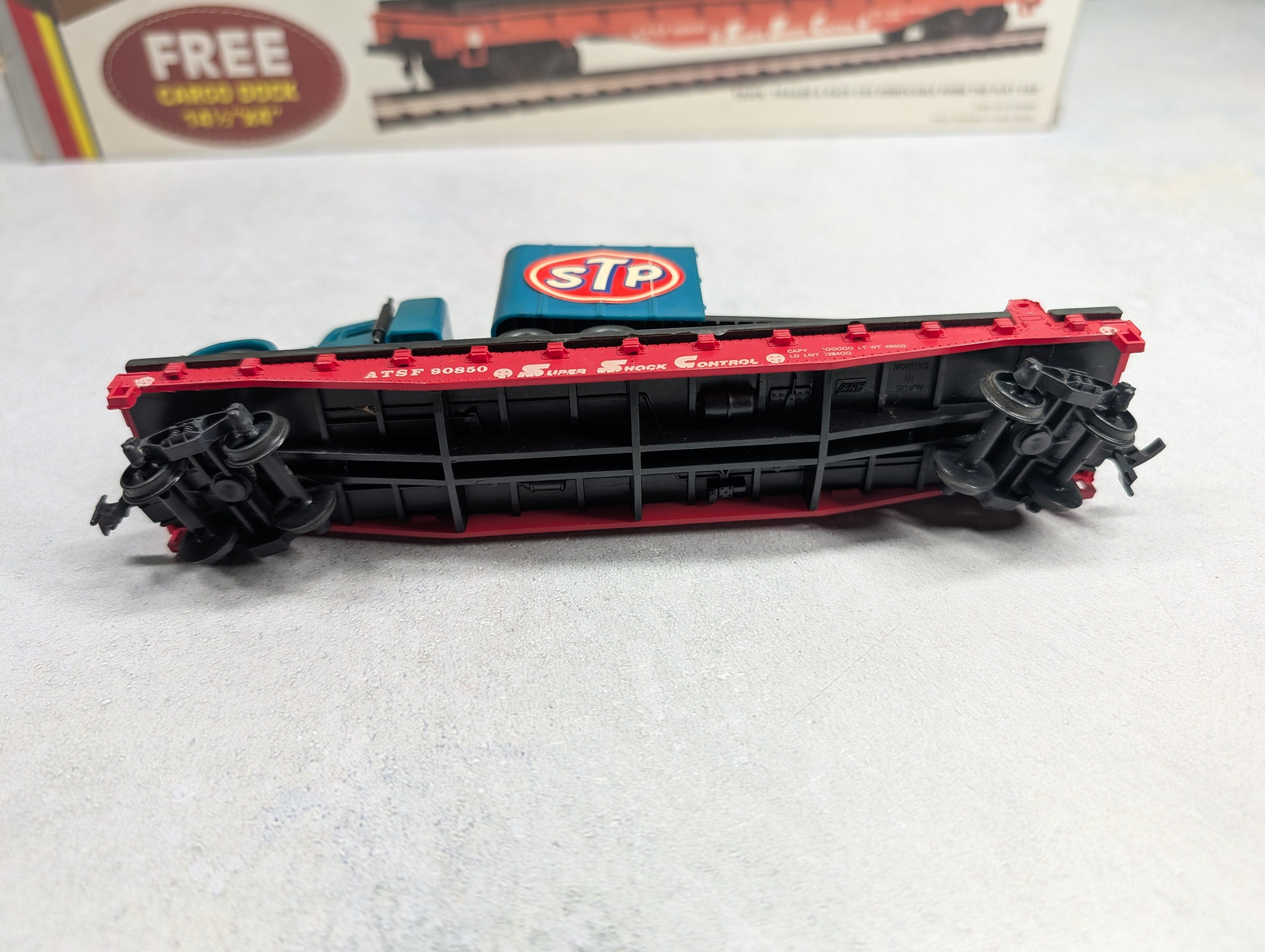 USED AHM 11105 HO Scale Truck, Trailer & Race Car