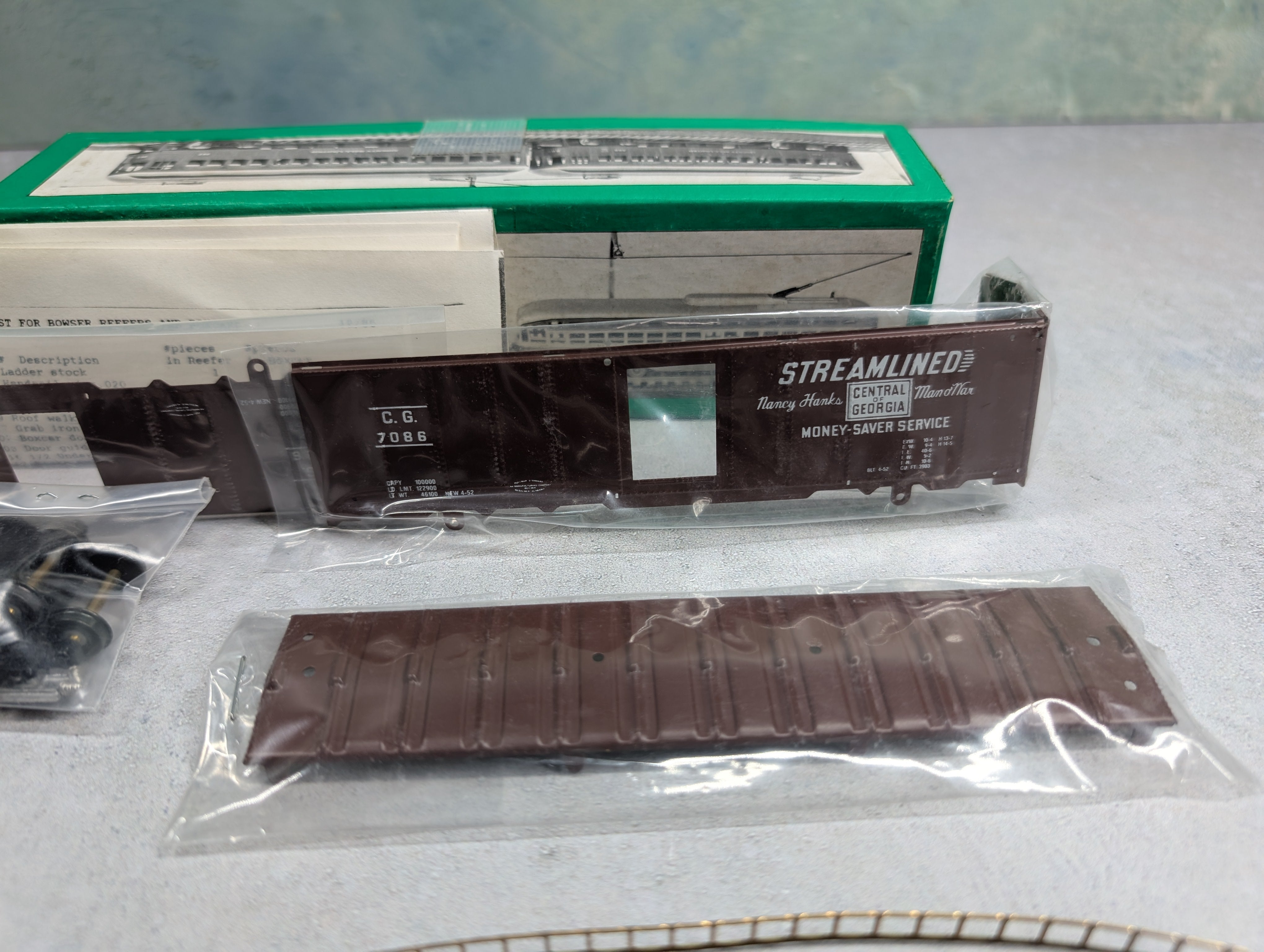 USED Bowser 1-004105 HO Scale Box Car Central of Georgia CG #7086 KIT