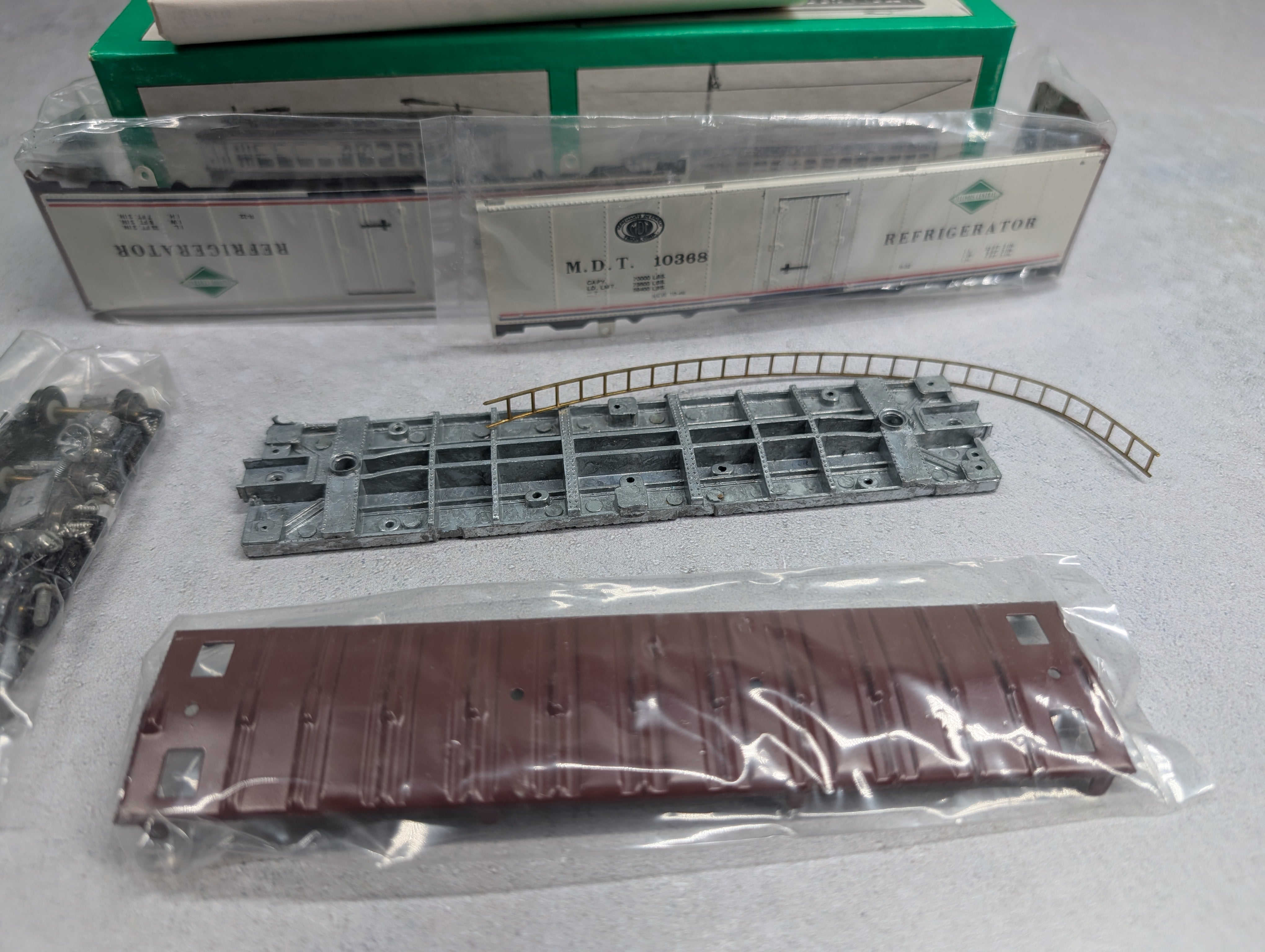 USED Bowser 1-004002 HO Scale 40' Reefer Illinois Central KIT