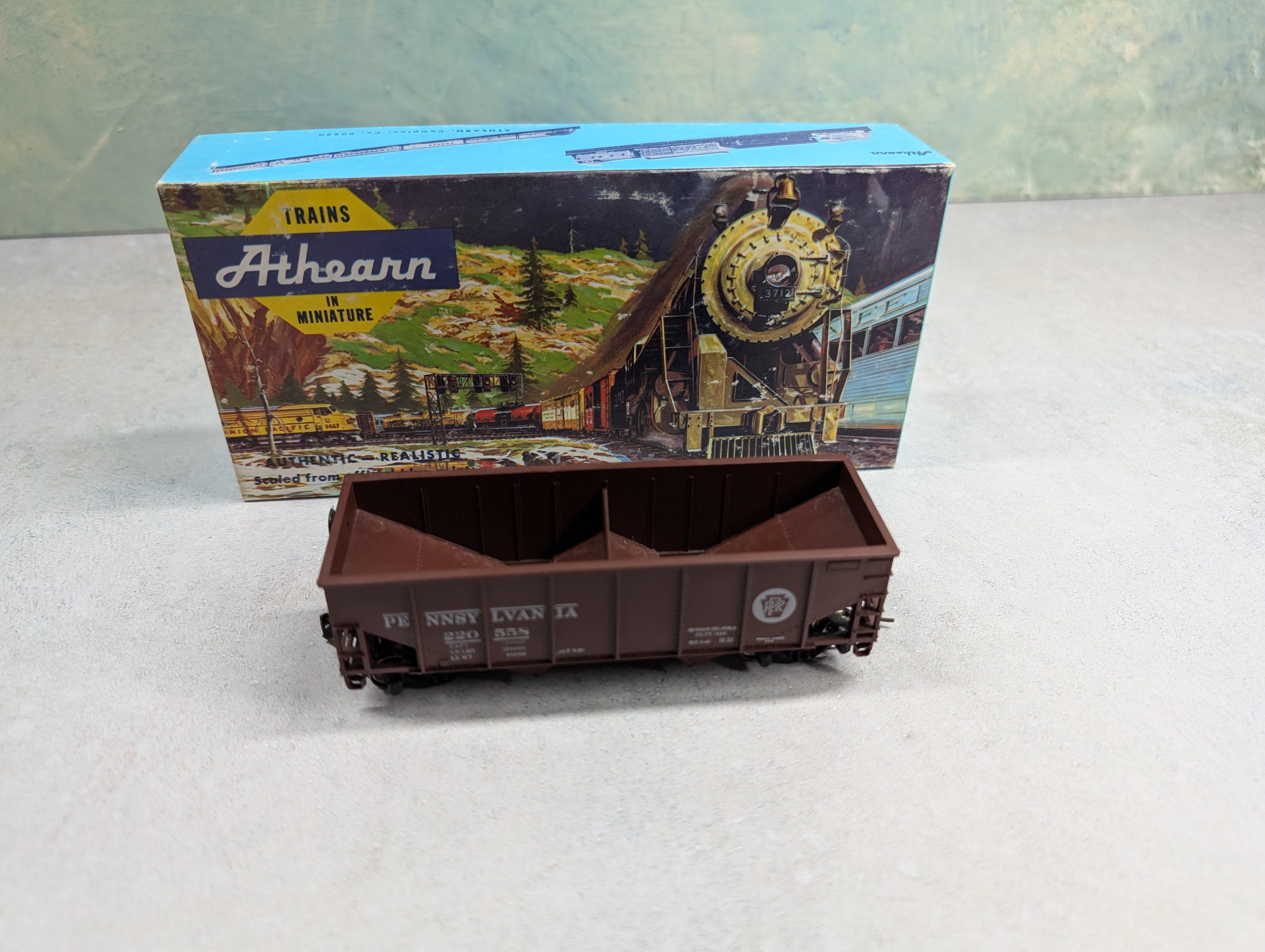 USED Athearn 5445 HO Scale 34' Ribbed Side Hopper Pennsylvania PRR #220558
