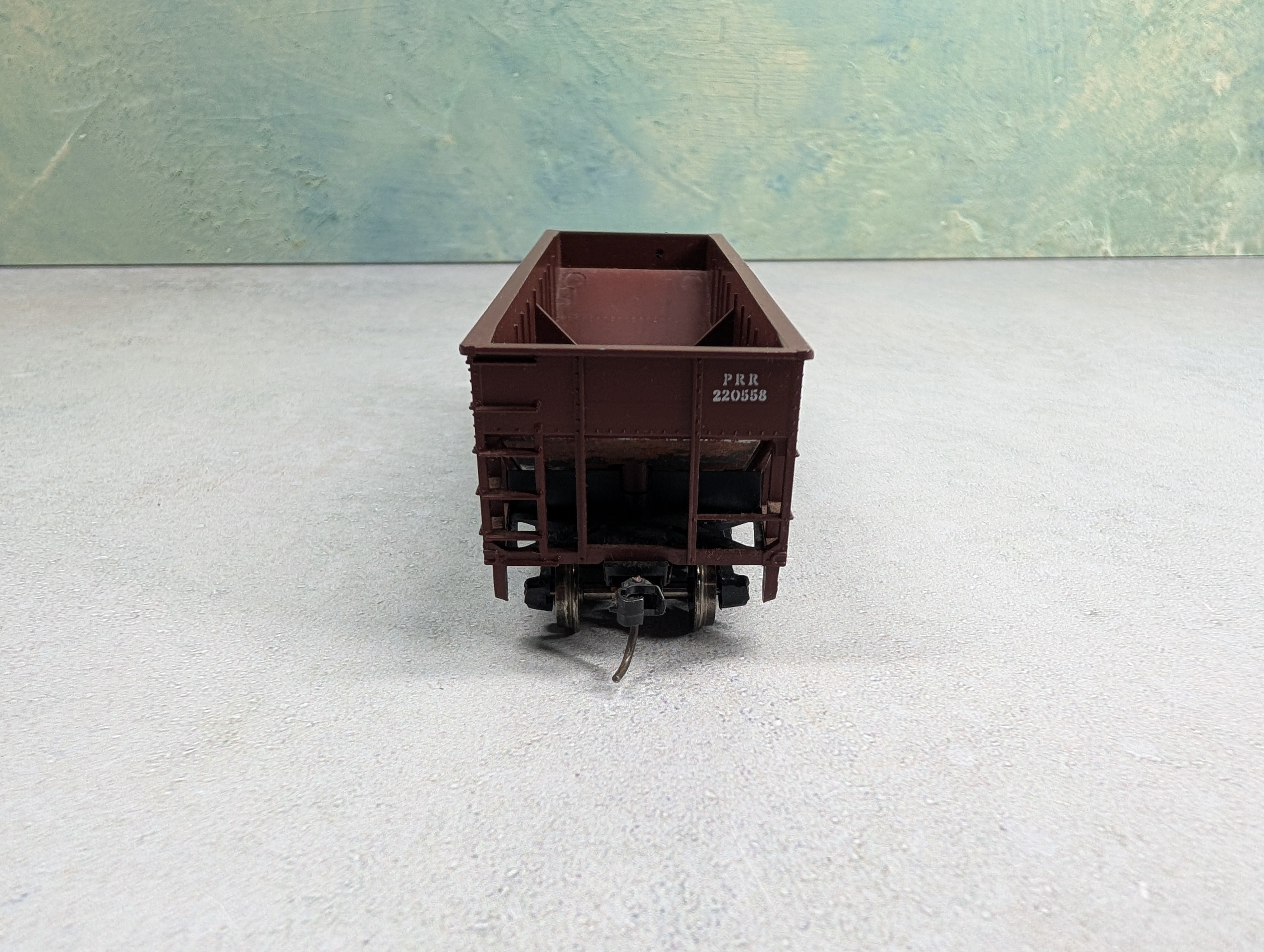 USED Athearn 5445 HO Scale 34' Ribbed Side Hopper Pennsylvania PRR #220558