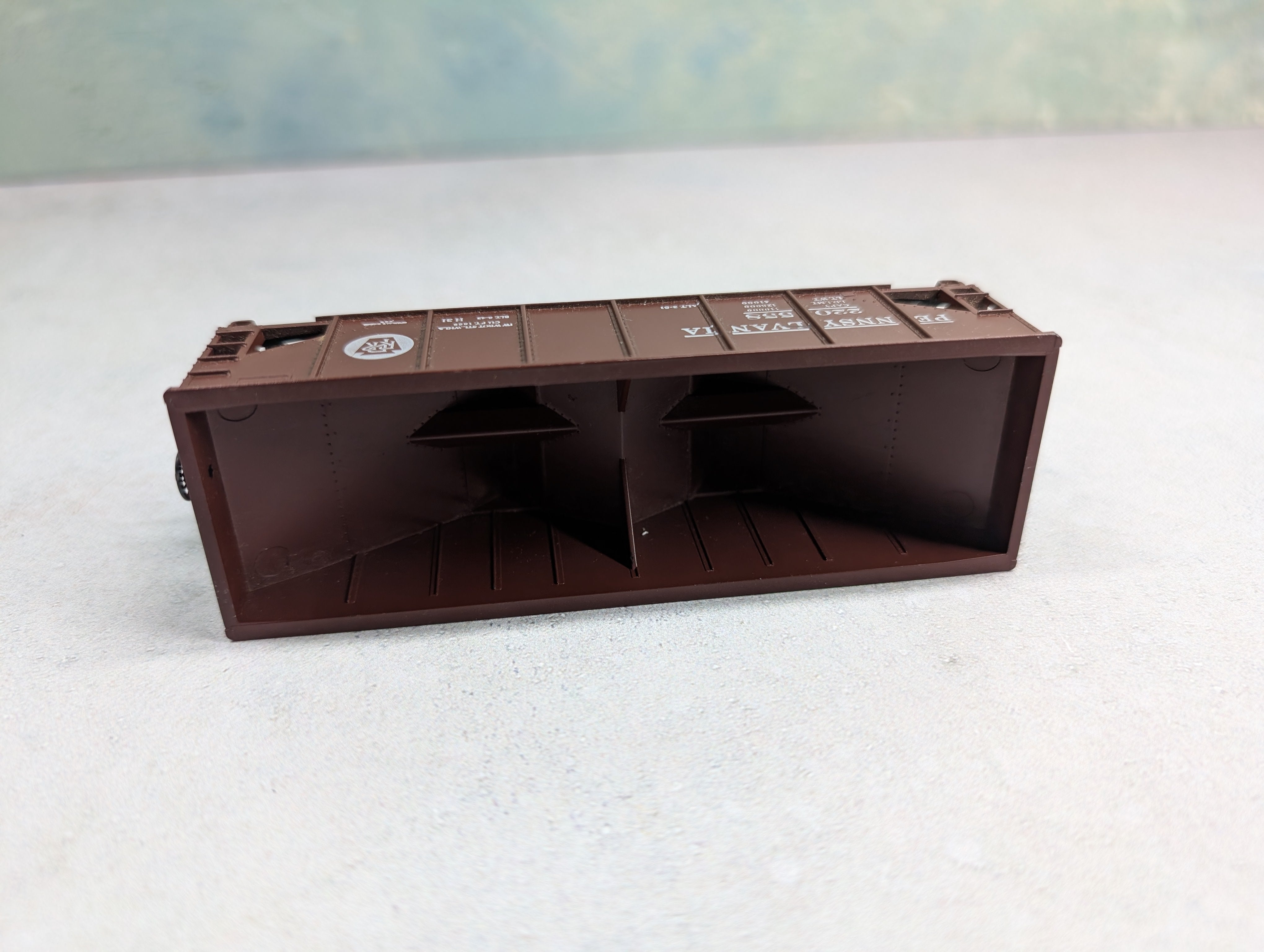 USED Athearn 5445 HO Scale 34' Ribbed Side Hopper Pennsylvania PRR #220558