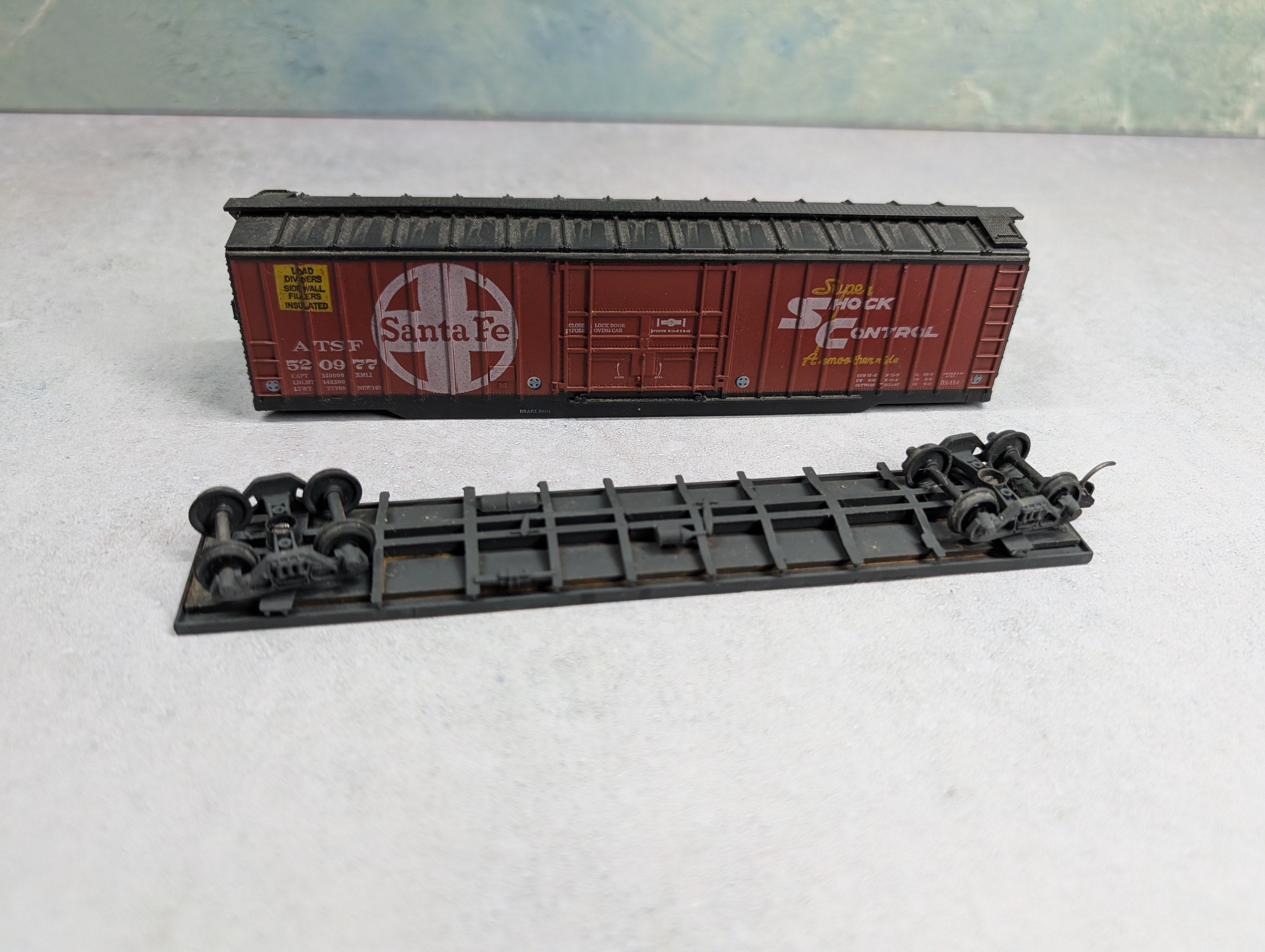 USED Athearn HO Scale 50' Box Car Santa Fe ATSF #520977