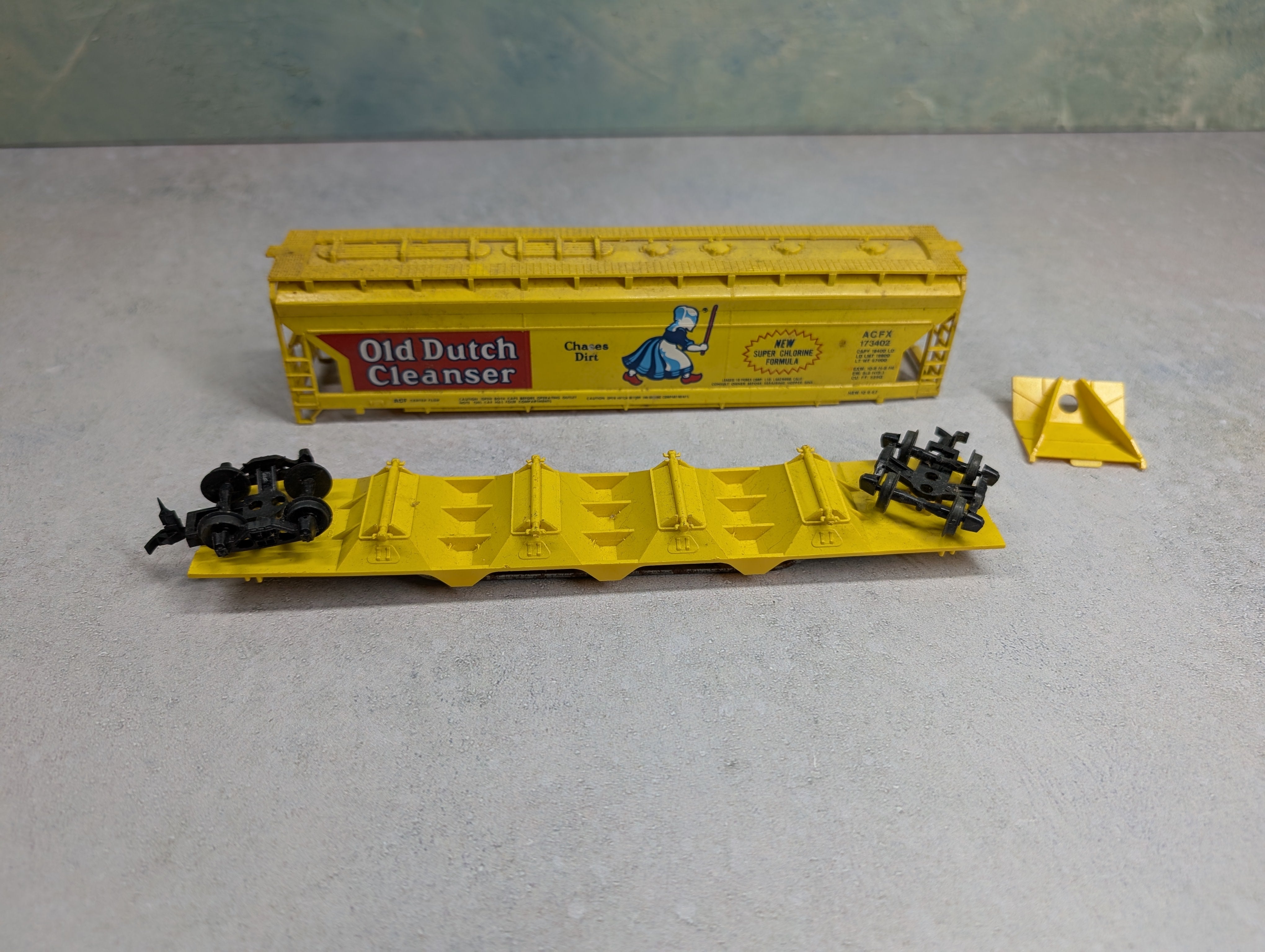 USED Tyco HO Scale 4 Bay ACF Center Flow Covered Hopper Old Dutch Cleanser ACFX #173402